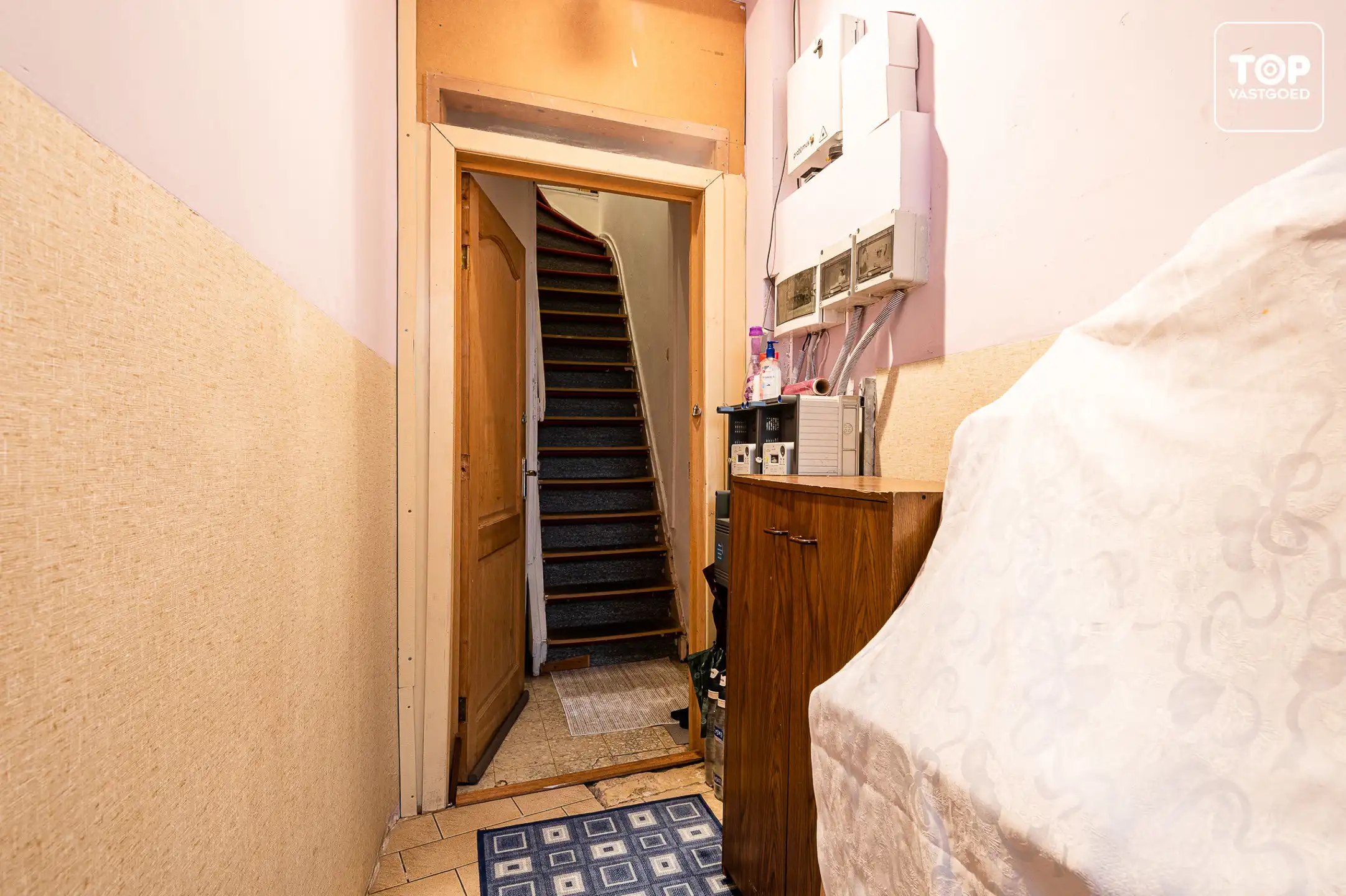 DISCREET Centraal gelegen (opbrengst) eigendom met verhuurd handelsgelijkvloers en 2-slaapkamer woonst foto 30