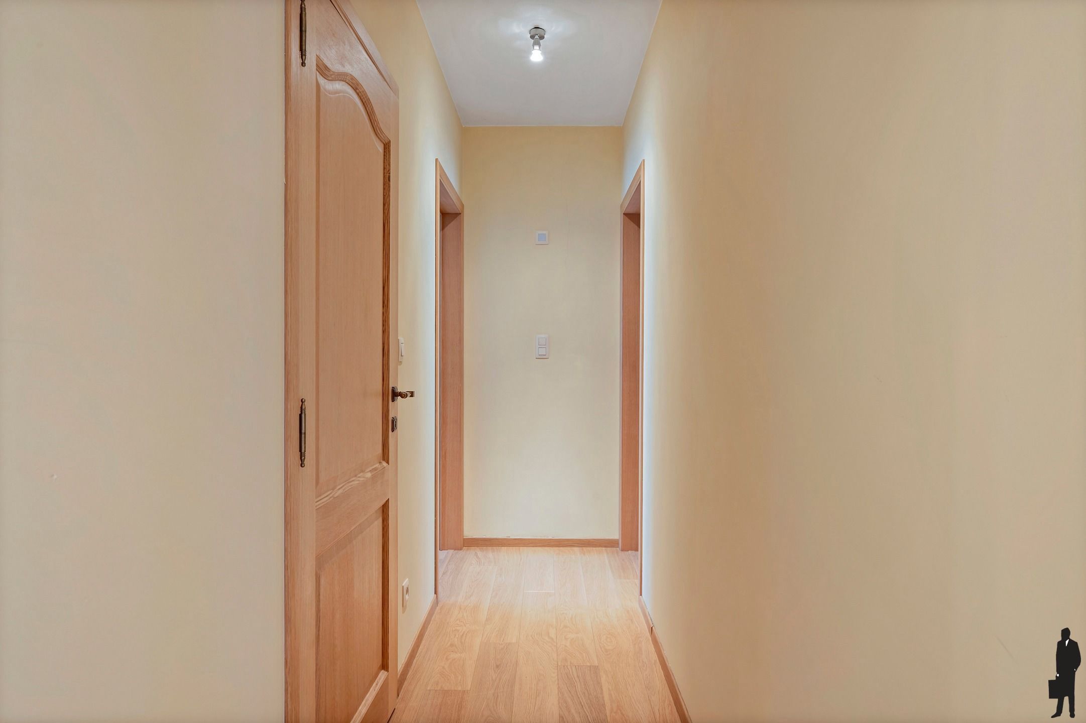Op zéér gegeerde locatie gelegen villa op een perceel van ca. 982 m²! foto 11