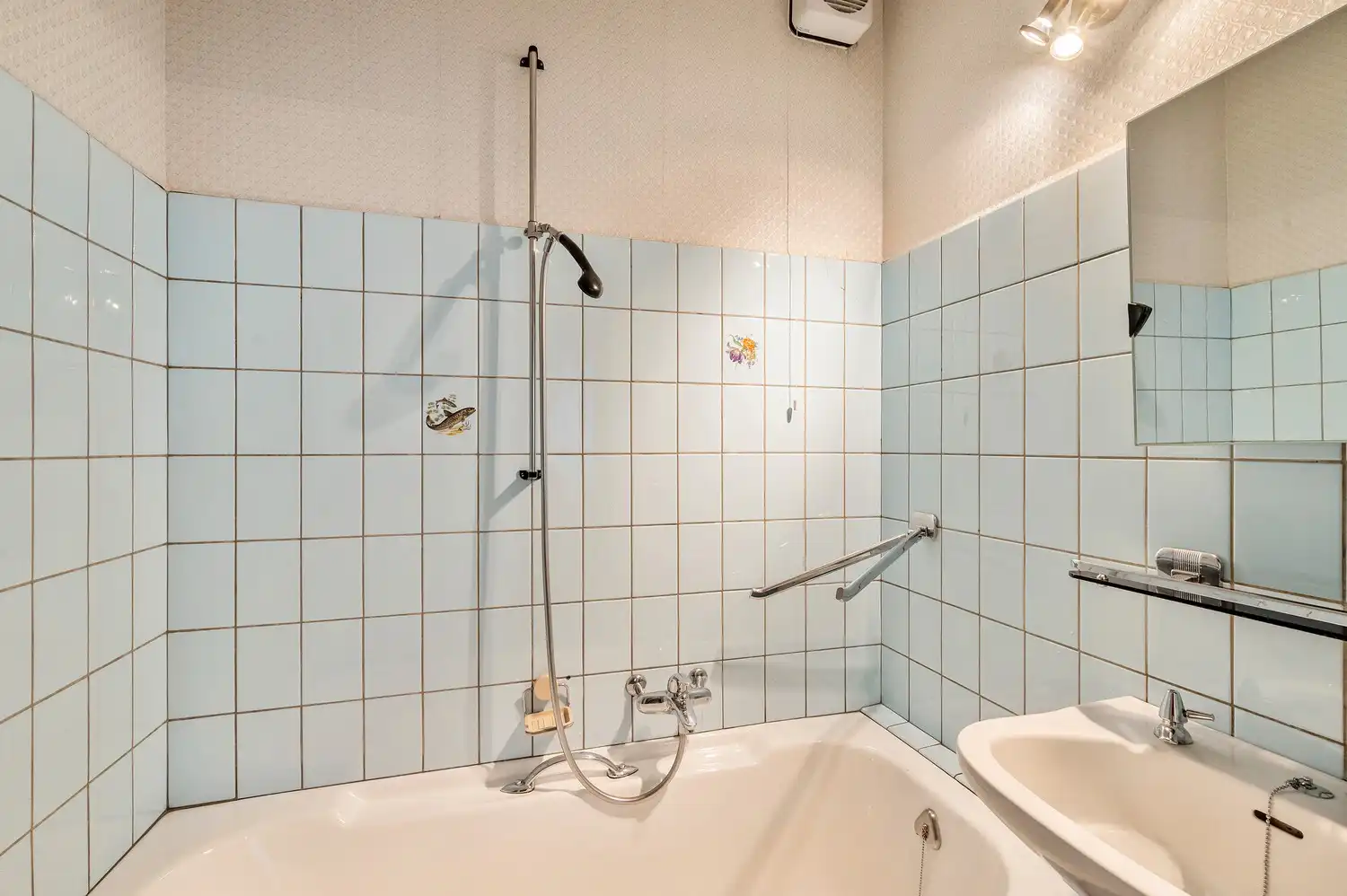 Te renoveren laagbouwwoning met garage, atelier en tuin op een perceel van 451 m². foto 14
