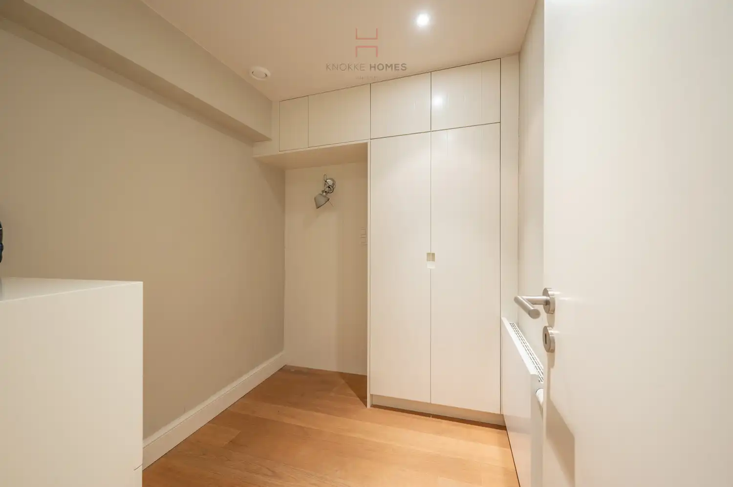 Instapklaar vernieuwd appartement met een mooi zijdelings zeezicht in Duinbergen foto 22