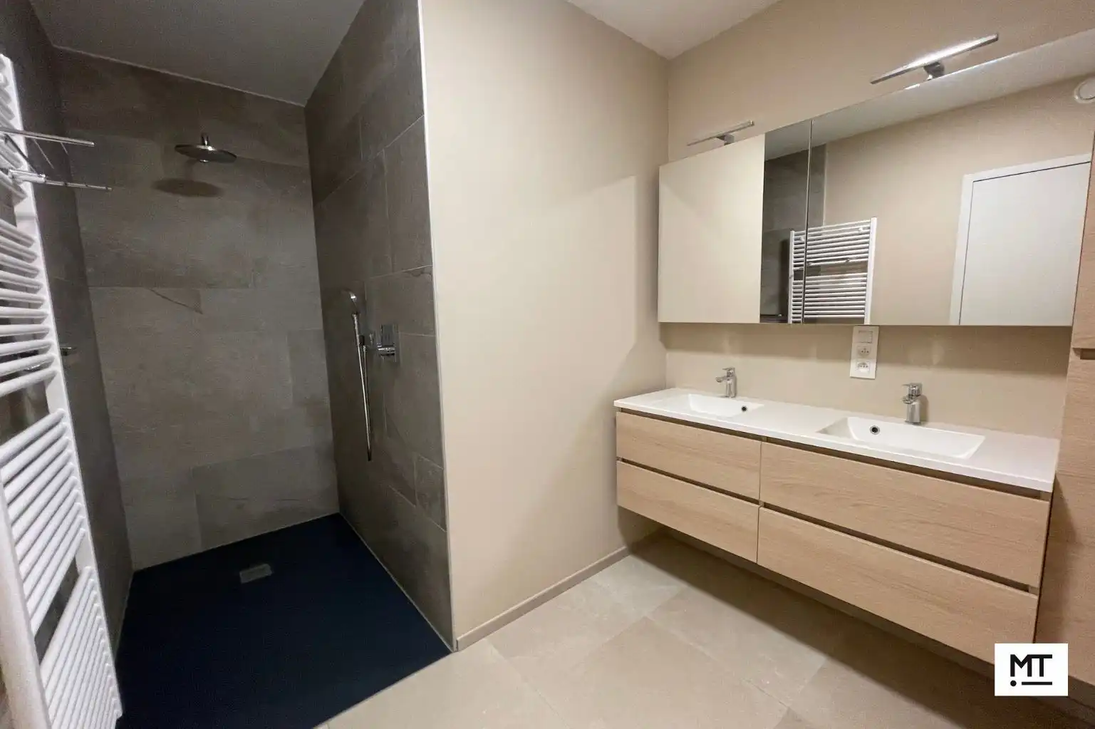 Ruim 2-slaapkamerappartement met dubbele terrassen en prachtig uitzicht foto 18