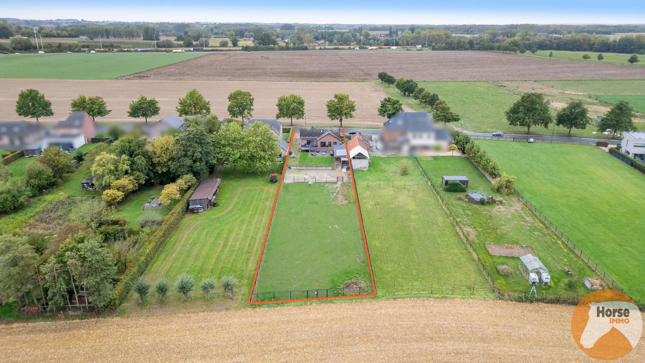 BILZEN-HOESELT - Gerenoveerde woning met paardenstal foto 4