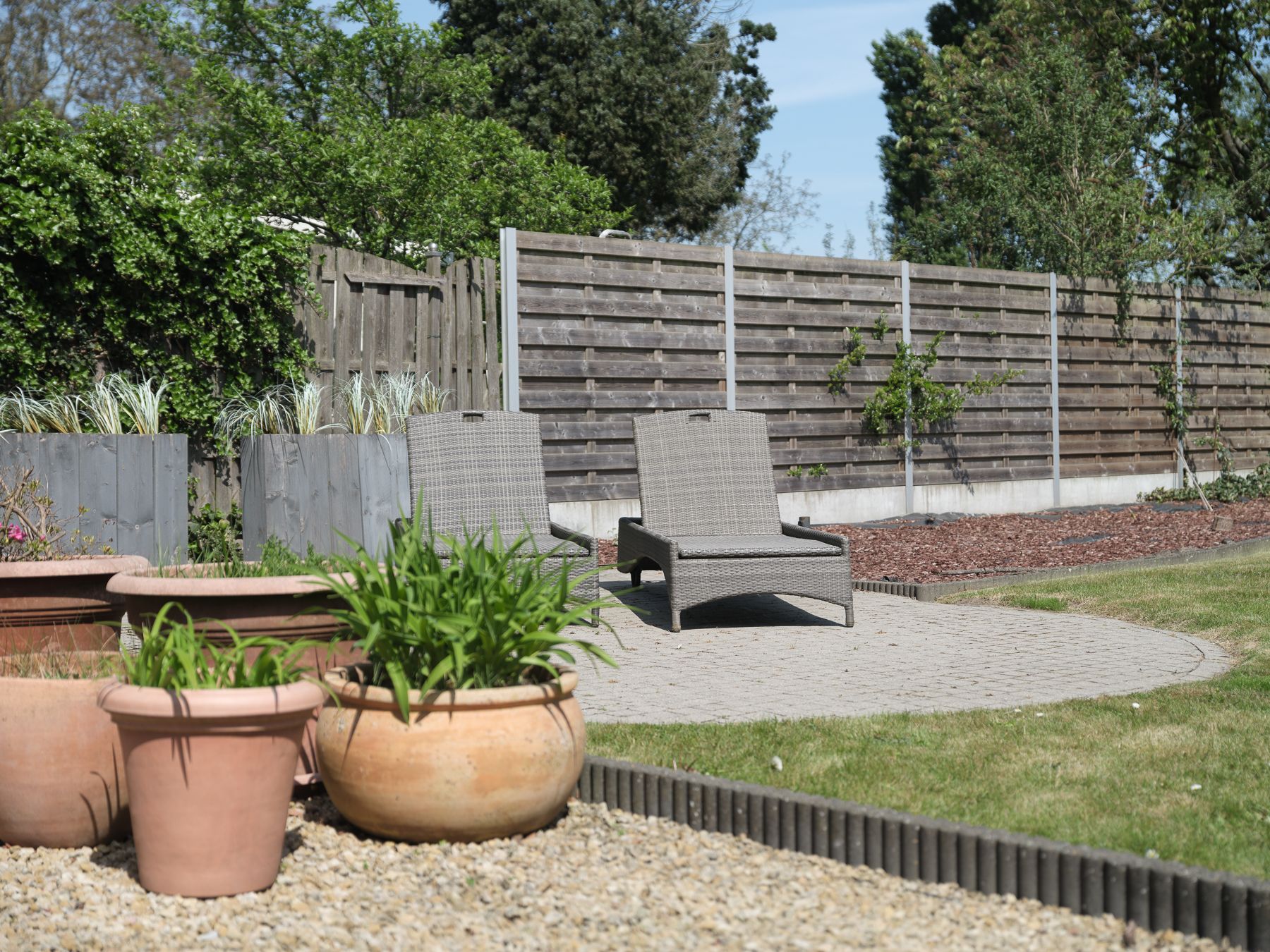 Charmante woning met zonnige tuin in het groene Drongen foto 18