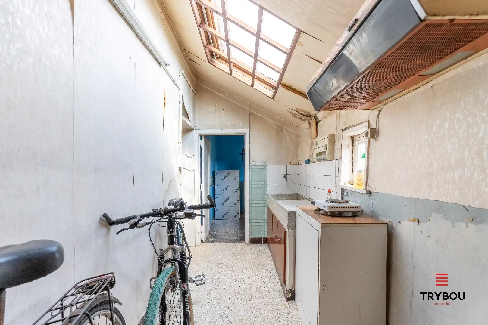 Te renoveren alleenstaande woning op een ruim perceel met tal van mogelijkheden!  foto 7
