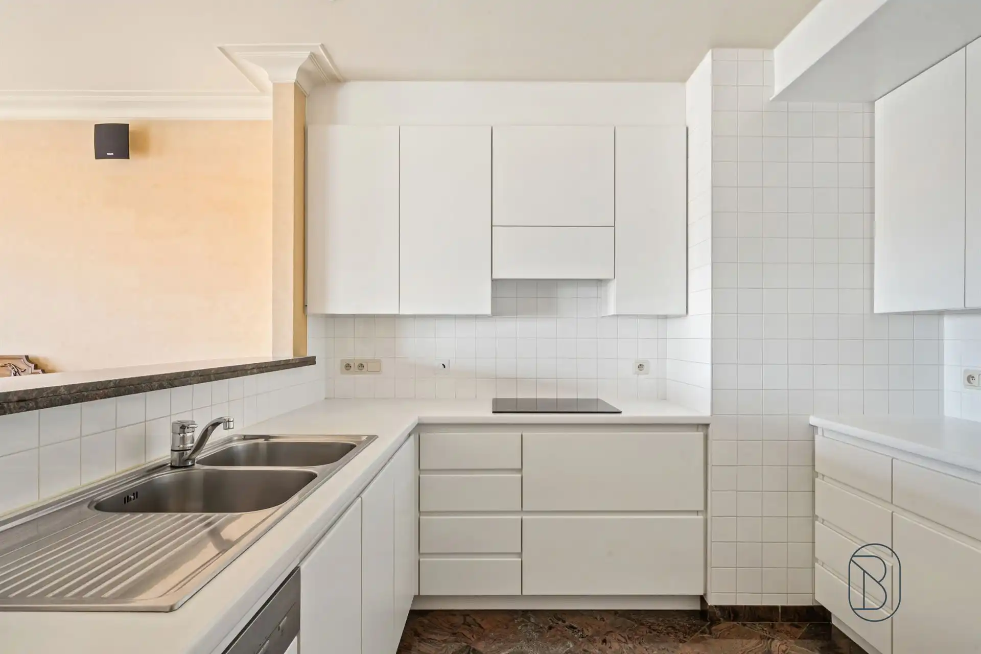 Lichtrijk appartement met 2 SLK en terras op een topligging foto 8