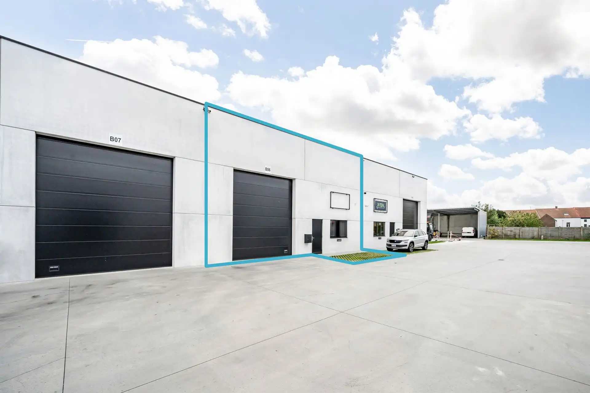 Topgelegen nieuwbouw KMO units van 220-225m² foto {{pictureIndex}}