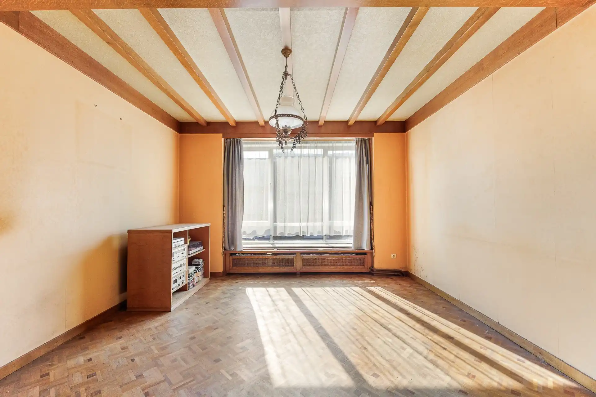 Woning met veel potentieel in rustige straat in Deurne-Oost foto 6