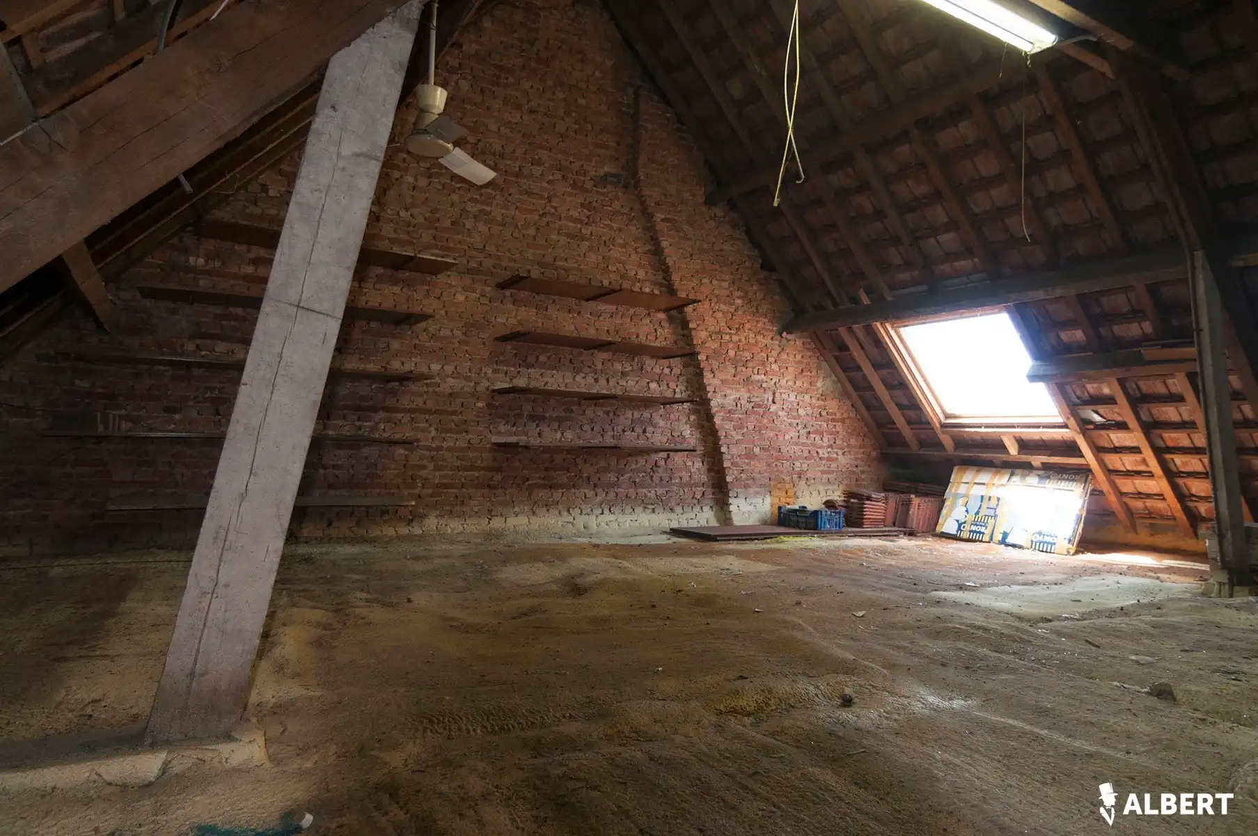 Leuke halfopen gezinswoning met potentieel op topligging! foto 19