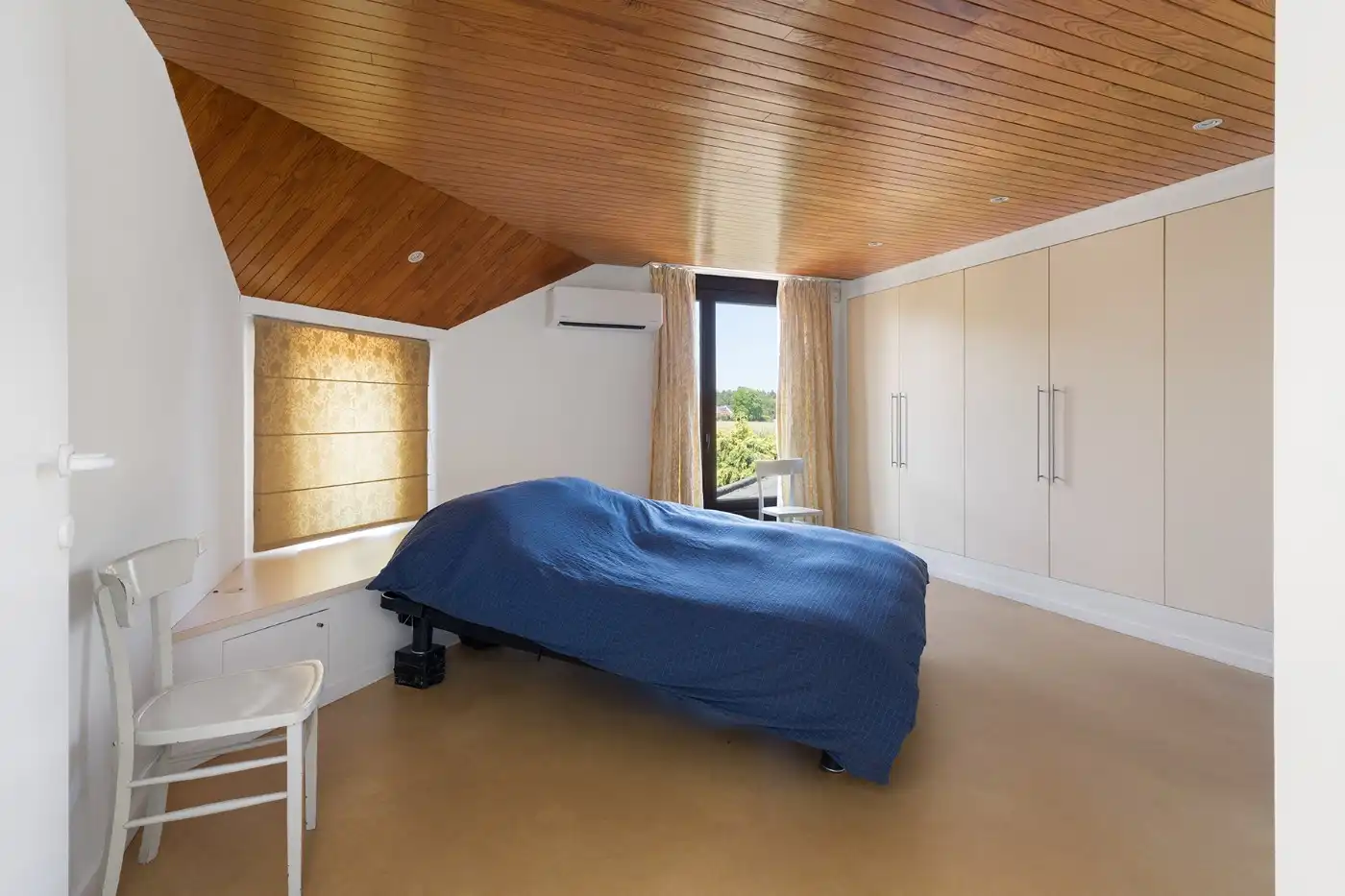 Top gelegen, ruime, vrijstaande woning met 3 slpk., garage en prachtige tuin foto 18