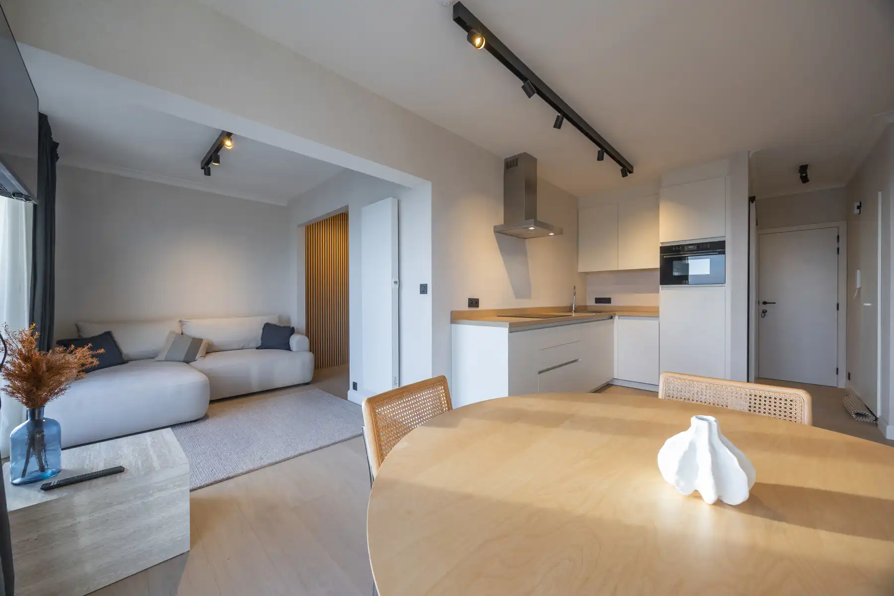 Res. KRISTOF foto {{pictureIndex}}