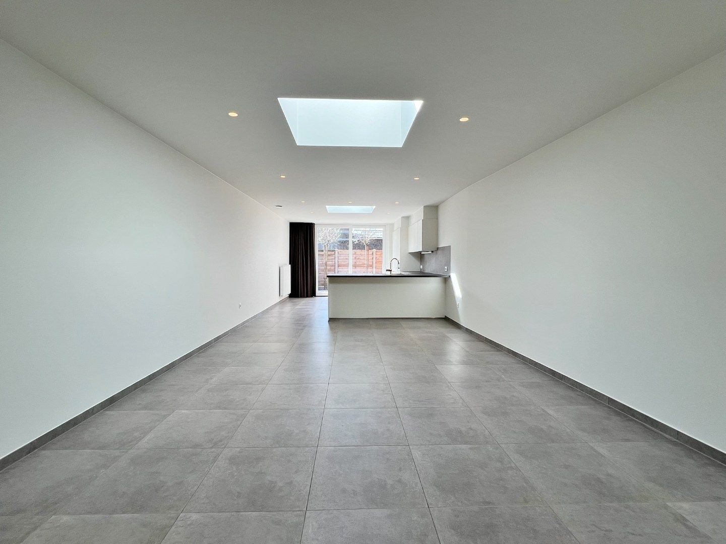 Gerenoveerde rijwoning met 3slaapkamers en zonnige koer.  foto 4