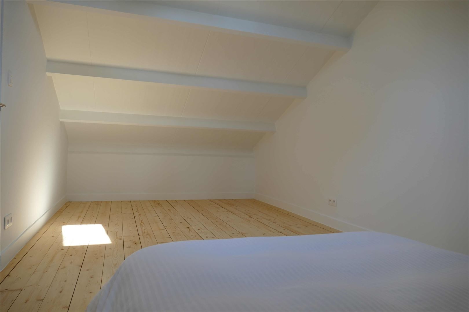 Grondig opgefriste vakantiewoning met grote tuin foto 10