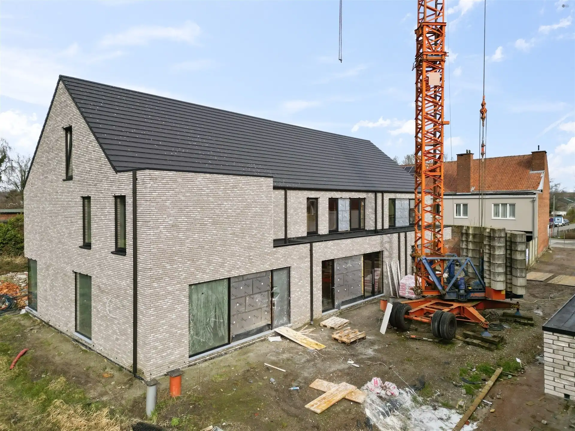 Rustig gelegen HOB met mogelijkheid tot 5 slaapkamers foto 3