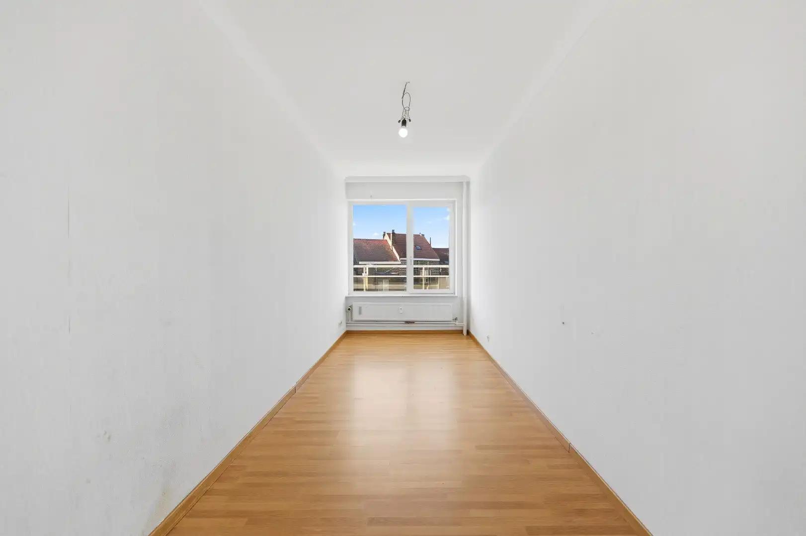 Goed gelegen, op te frissen appartement met 2 slpks en ruim terras foto 7