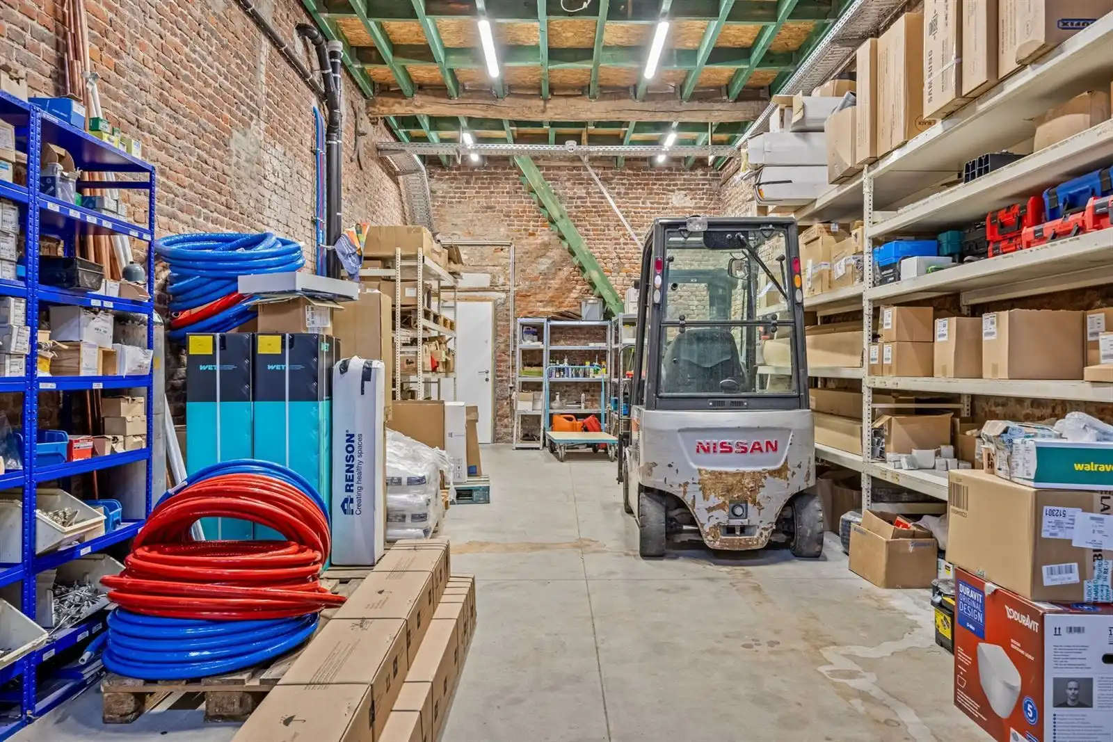 Magazijn met kantoorruimte  foto 13