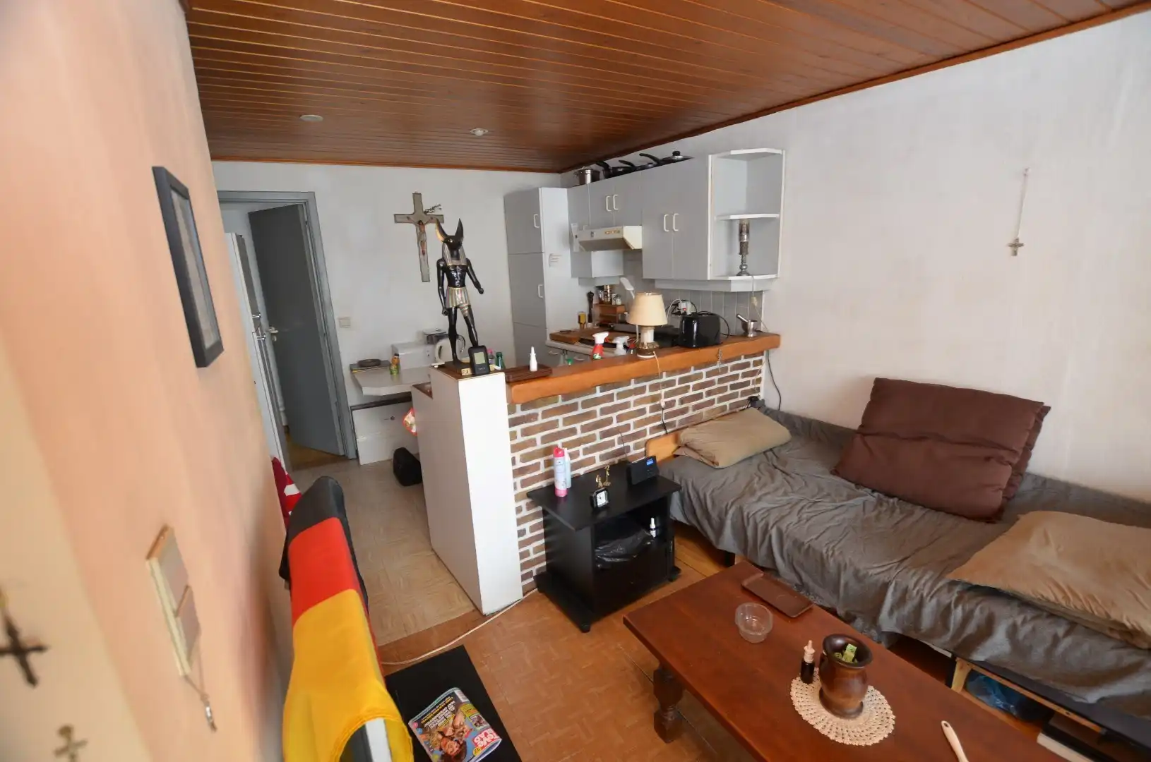 Ruim woonhuis met pakhuis/loods foto 16