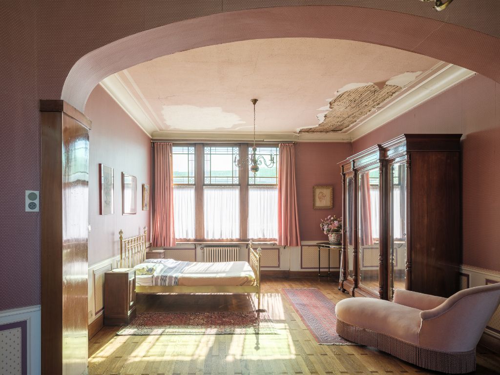 Op te frissen, karaktervolle art déco herenwoning naar de hand van architect J. Hebbelynck met aangename stadstuin met bijzonder veel potentieel. foto 16