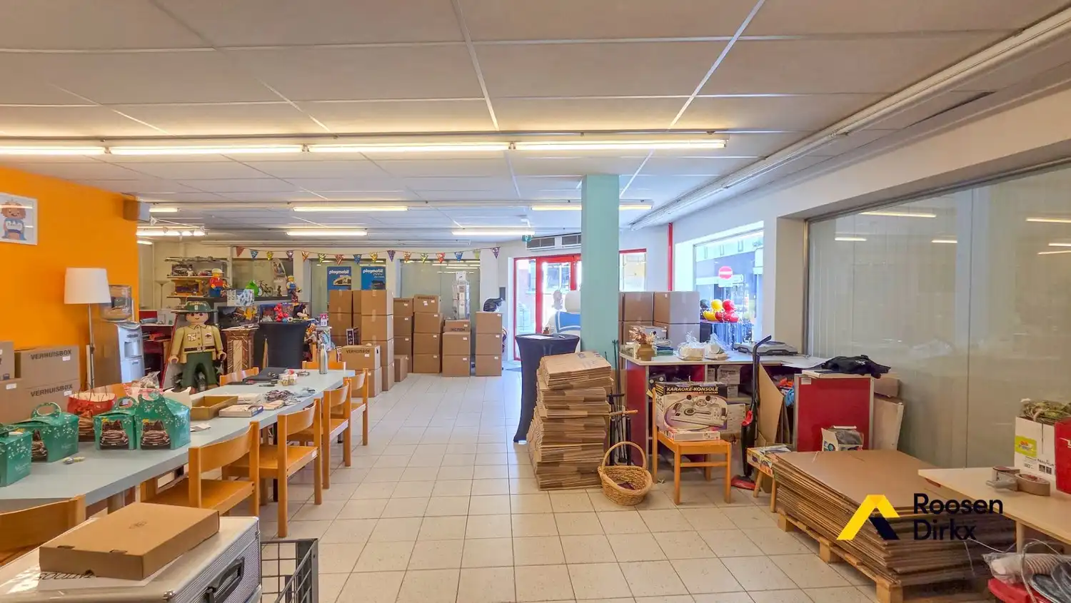 Handelspand met 254m² met hoge zichtbaarheid en unieke ligging in hartje Bree foto 3