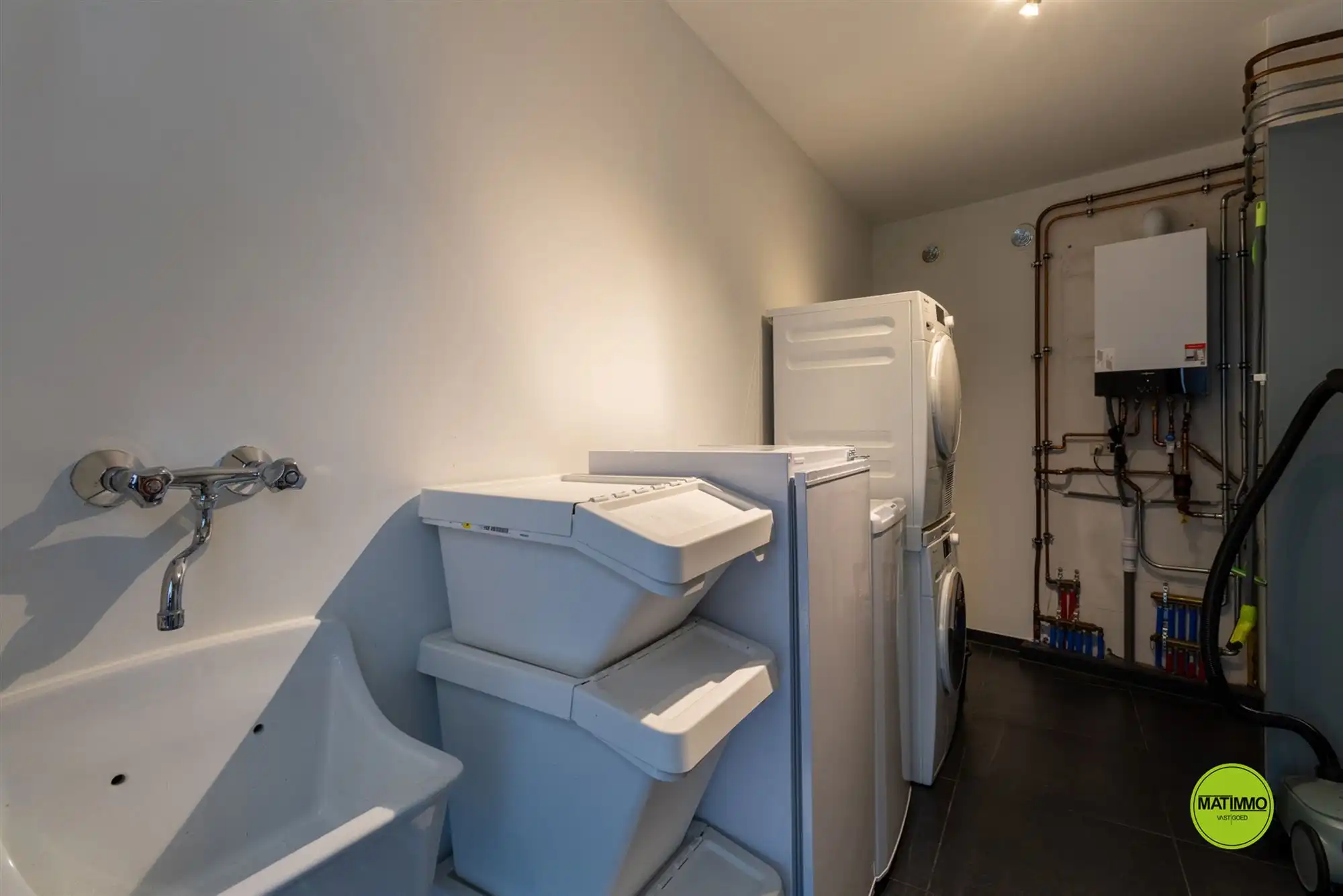 Ruim, energiezuinig duplex appartement in Hechtel-Eksel foto 12