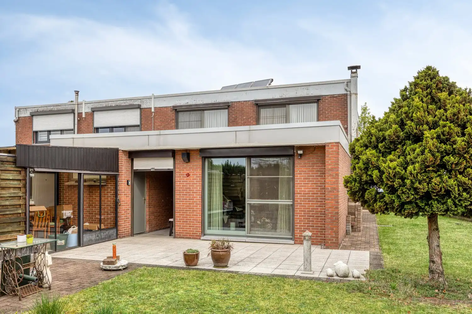 Gezinswoning met 4 slaapkamers en aangelegde tuin in doodlopende straat foto 30