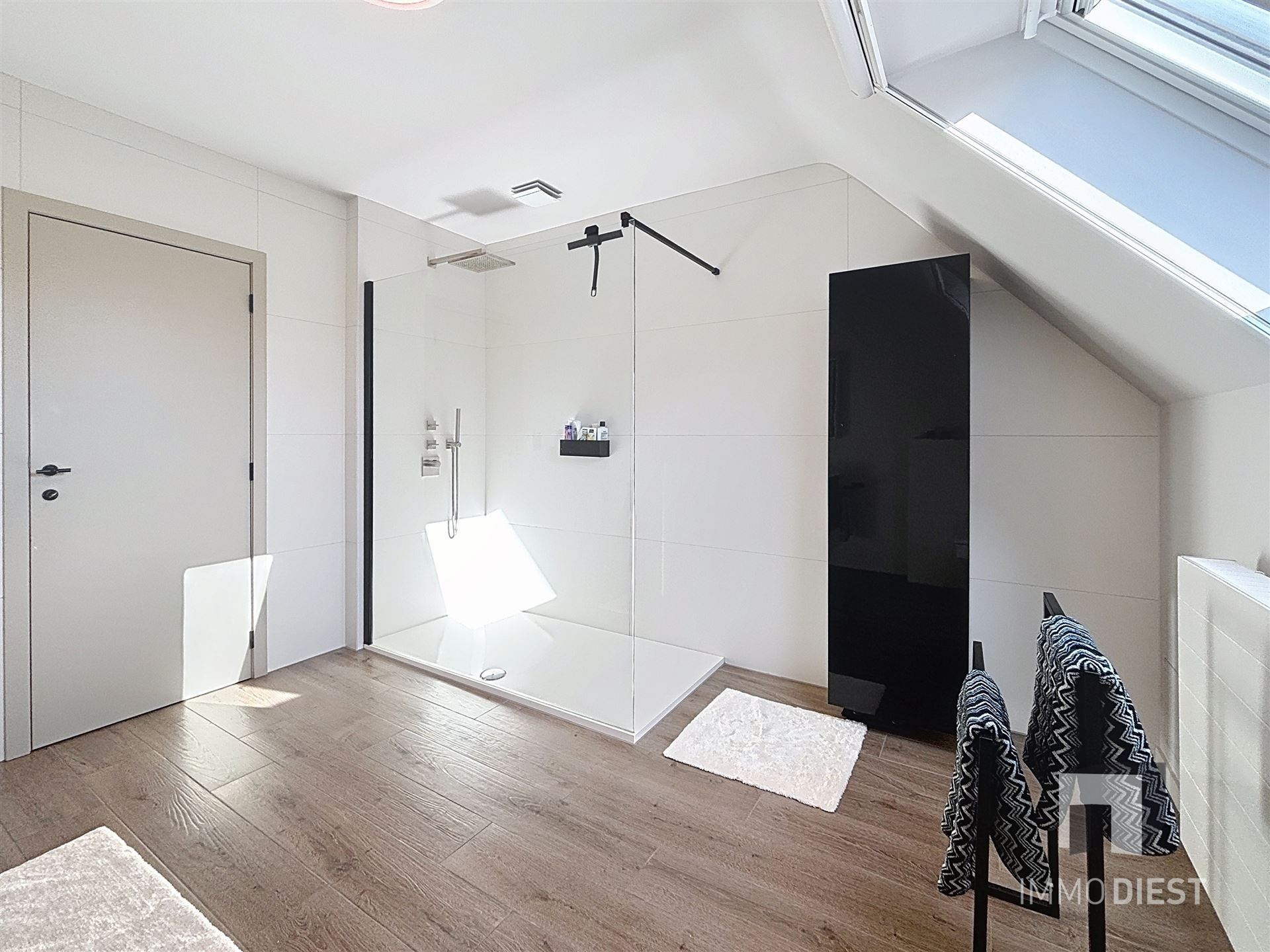 Villa met 5 slpk op 74,11are en zuidgerichte tuin foto 41