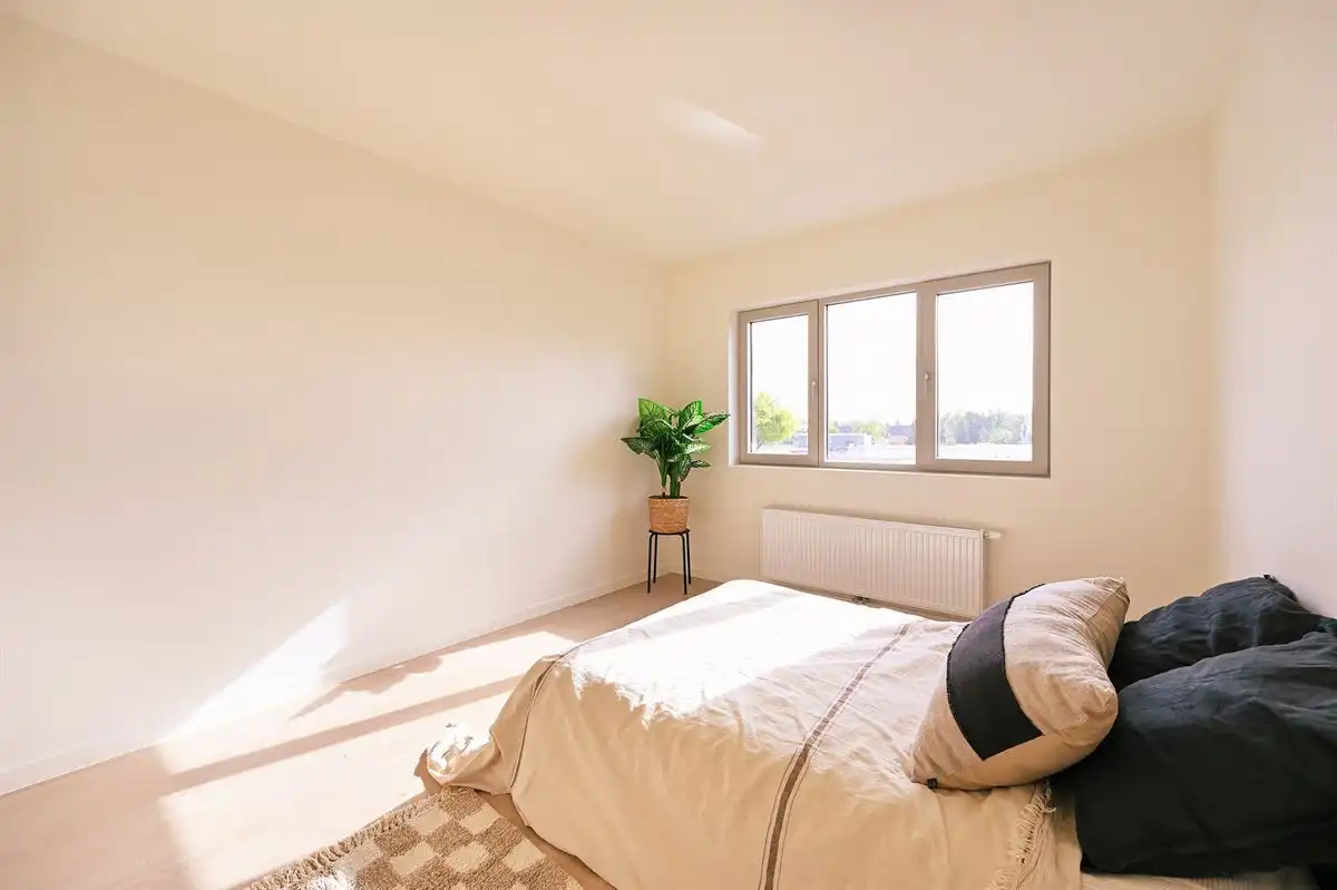 Gerenoveerd apartement met veel lichtinval foto 7