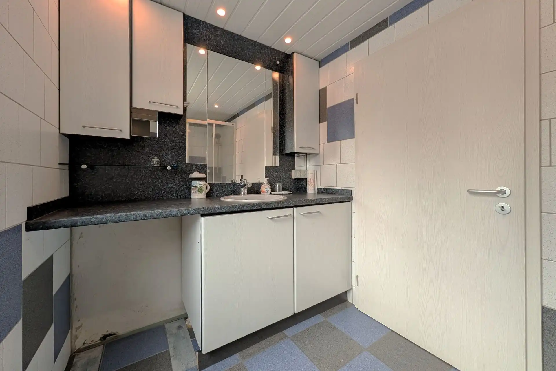 Grotestraat 332/2 – genieten van comfort, sauna, ruime inpandige garage, prachtig aangelegde tuin en een uniek uitzicht over de Maas! foto 29