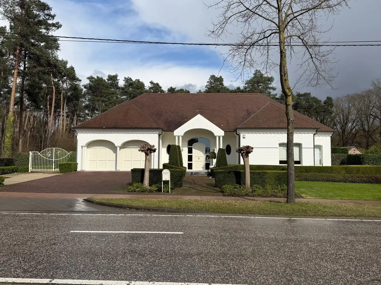 PRACHTIGE VILLA TE HUUR foto {{pictureIndex}}