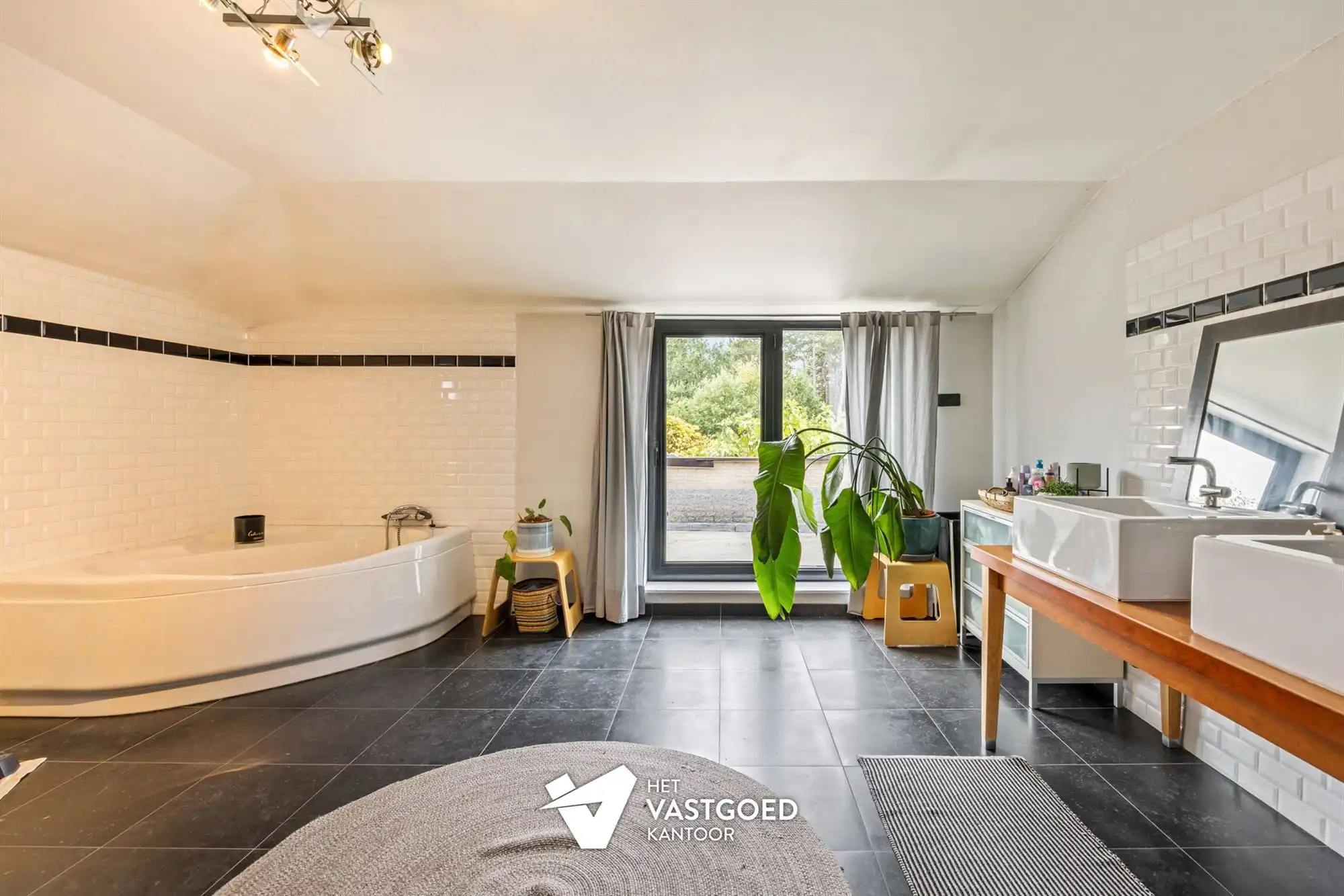 RUIME WONING MET COMMERCIELE OF MULTIFUNCTIONELE RUIMTE OP RUIM PERCEEL IN EEN GROENE OMGEVING foto 18