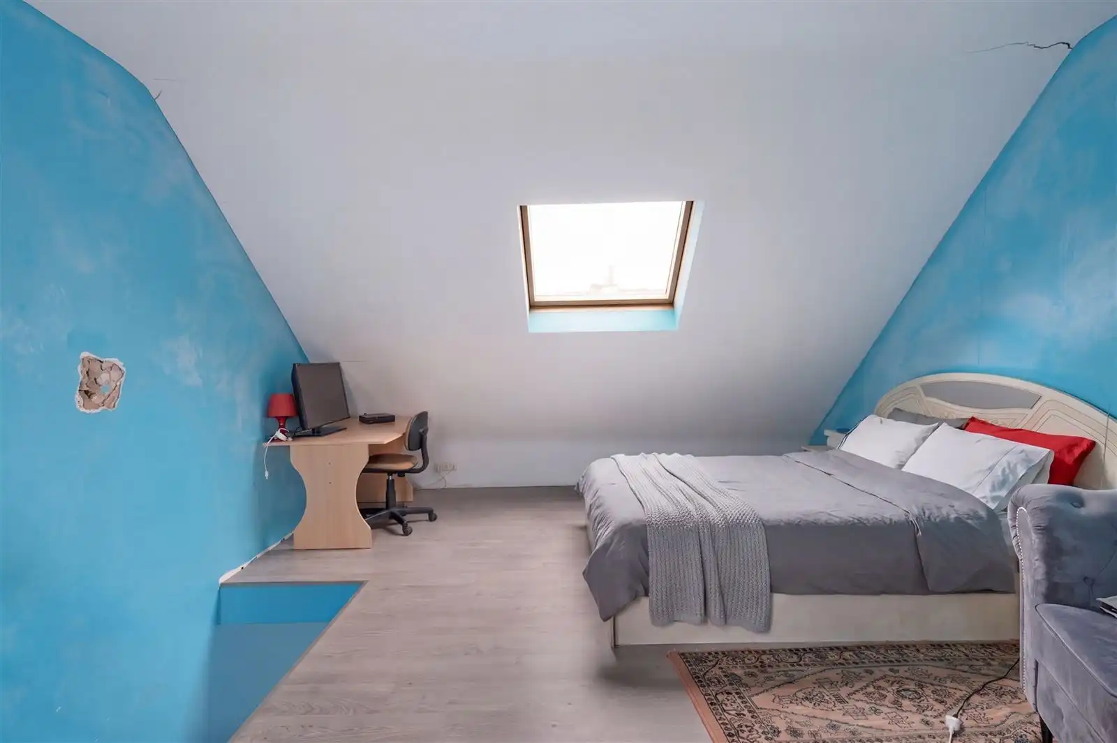 Instapklare woning met ruime tuin op topligging in Aalst foto 12