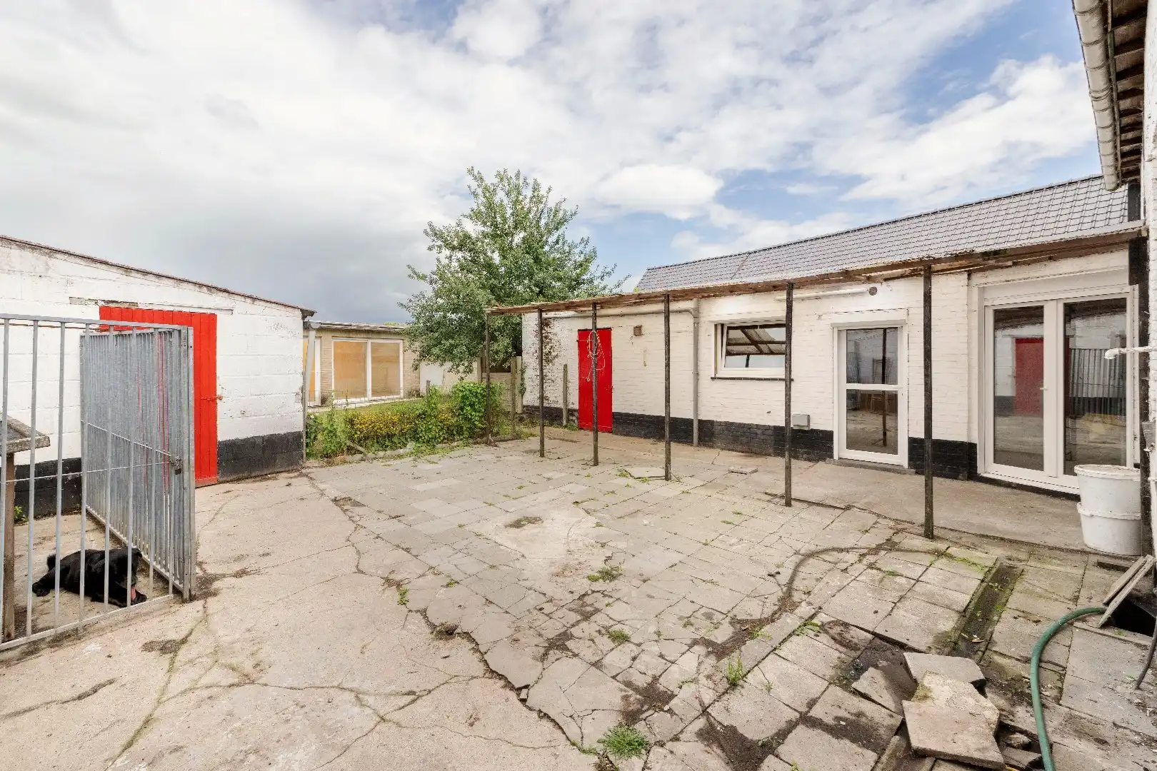 ZEER RUIME (TE RENOVEREN) WONING MET BIJGEBOUWEN | 5 SLPKS foto 18