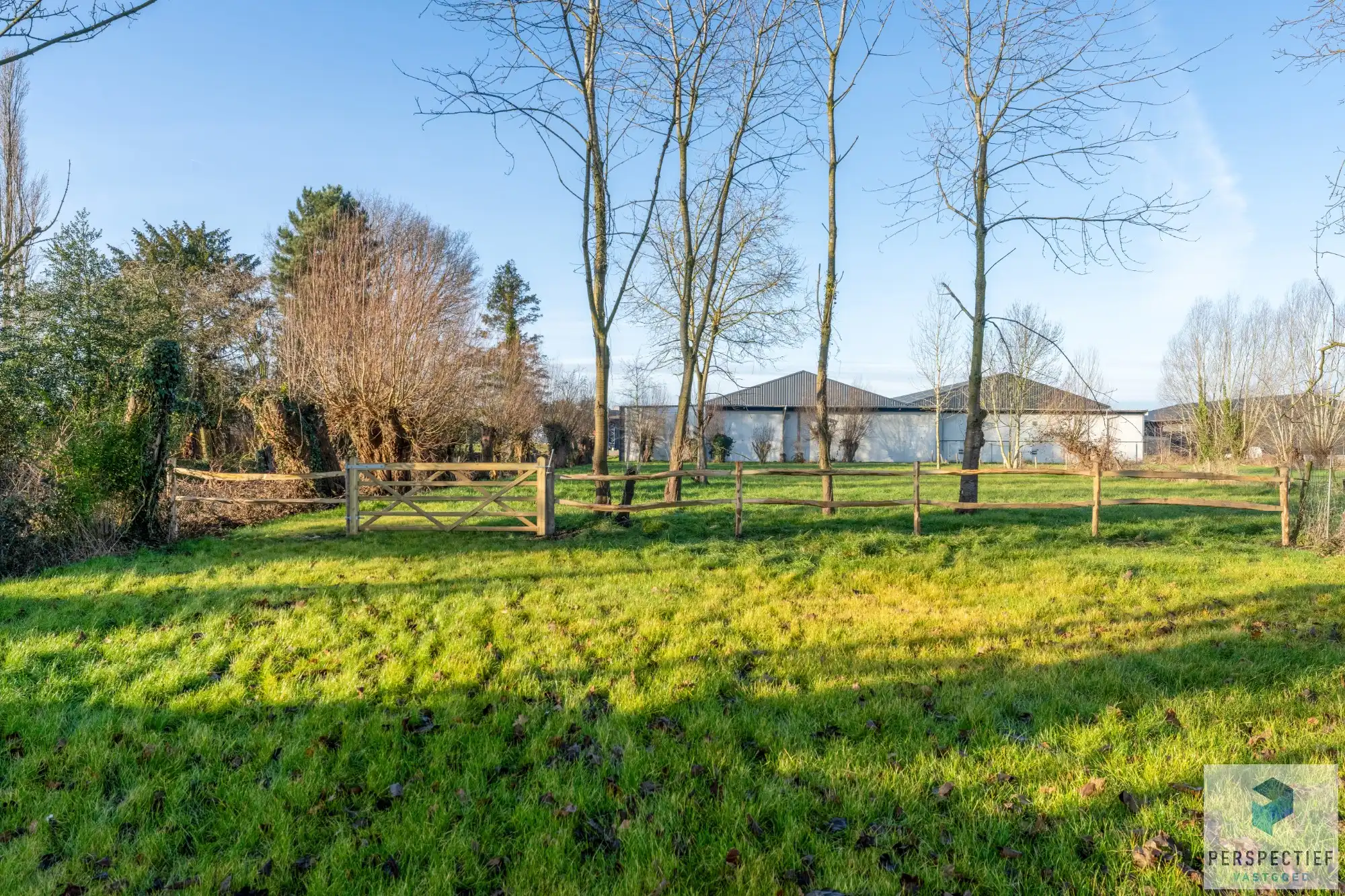 IN OPTIE NA 4 WEKEN - COMPROMIS IN OPMAAK | Landelijk gelegen hedendaagse 4 slpk woning met bijgegebouw, grote tuin en weide foto 5