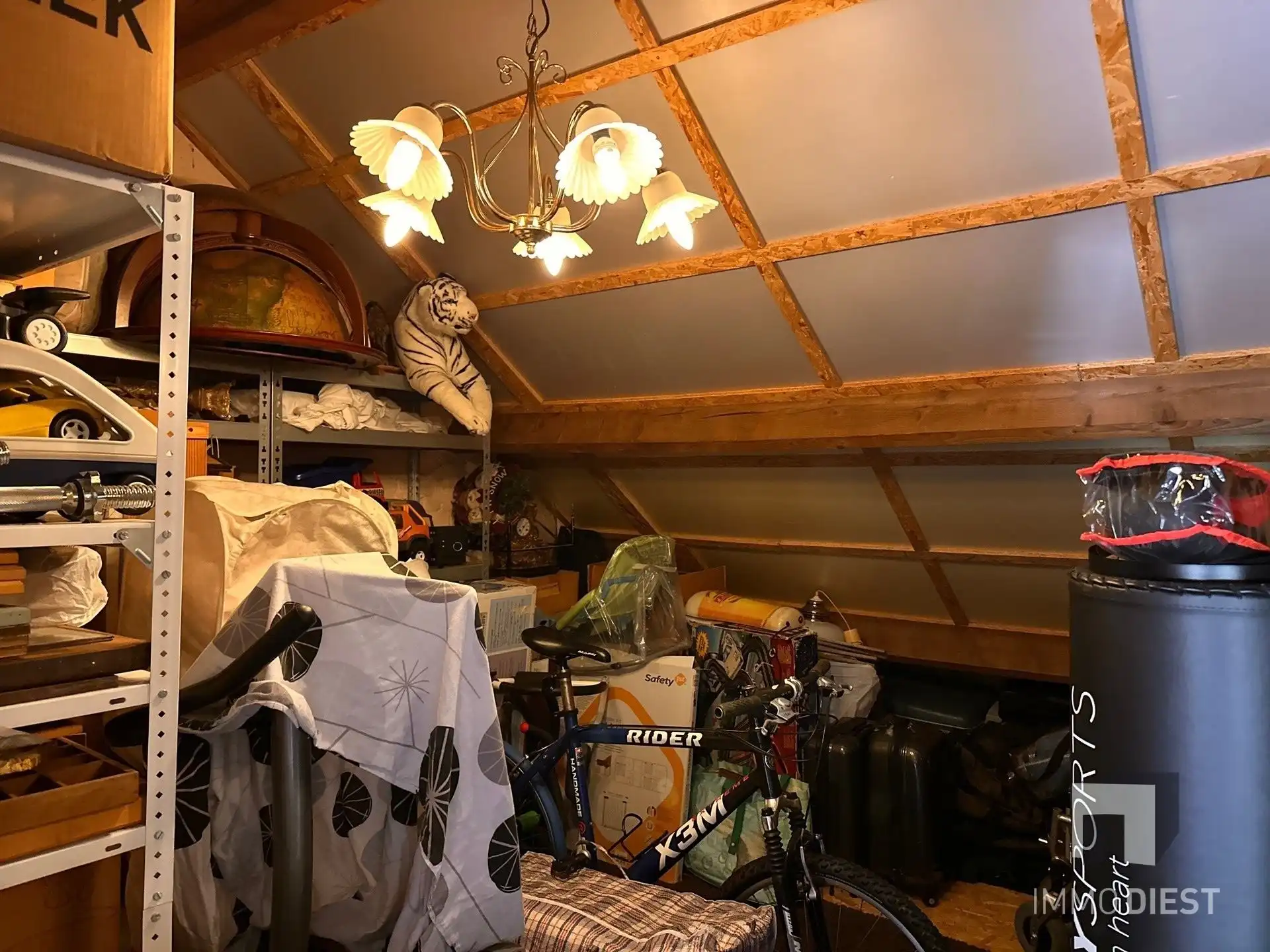 Zonnige woning met 3 slpks, garage en tuin foto 32