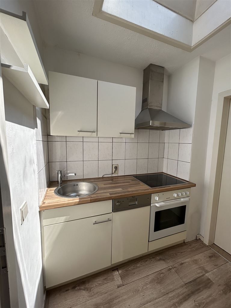 Gezellige studio met terrasje vlakbij de Markt. foto 5