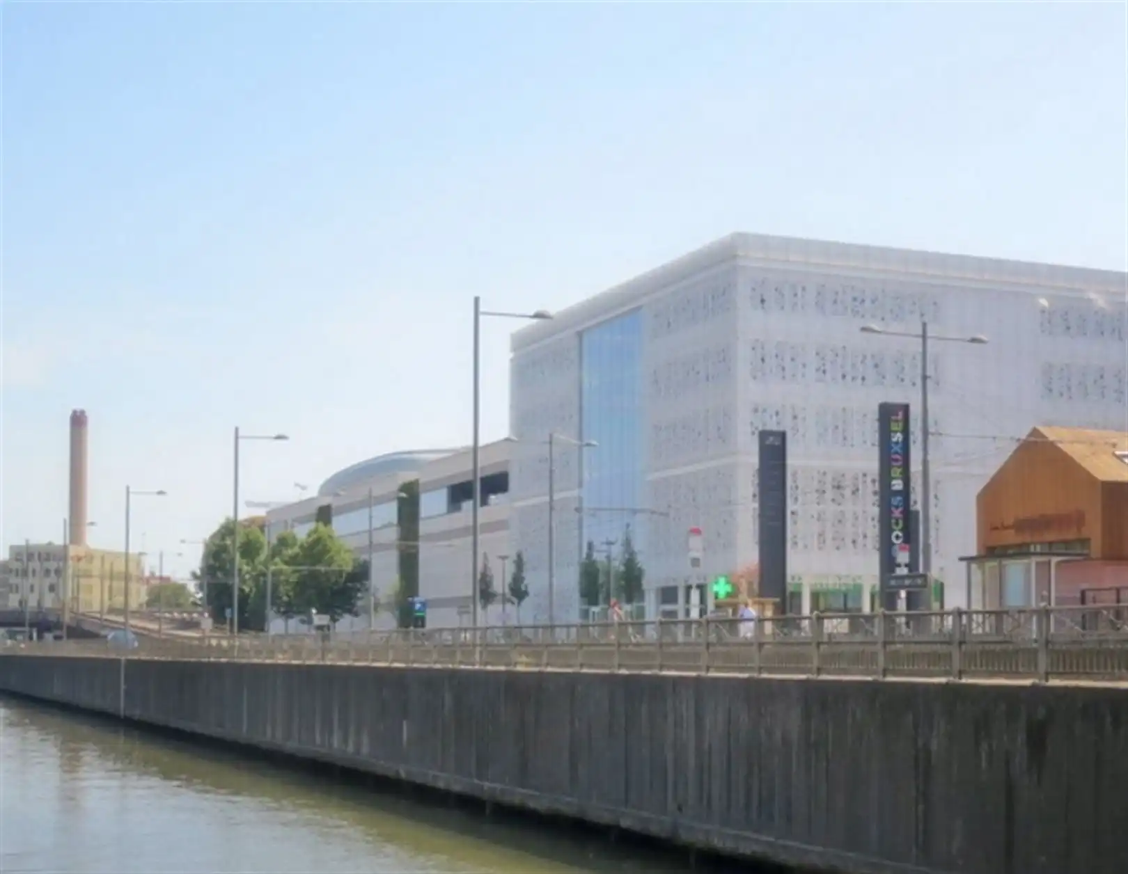 DOCKS BRUXSEL: kantoor te huur vanaf 364 m² foto {{pictureIndex}}