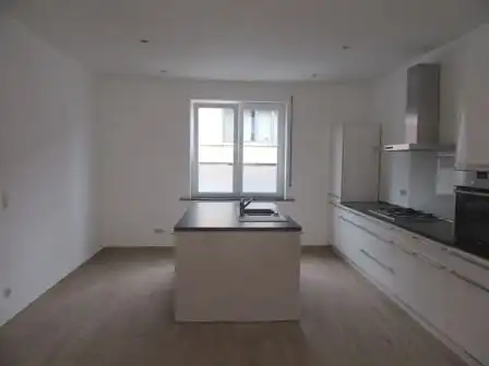 Rijwoning met modern interieur foto 2