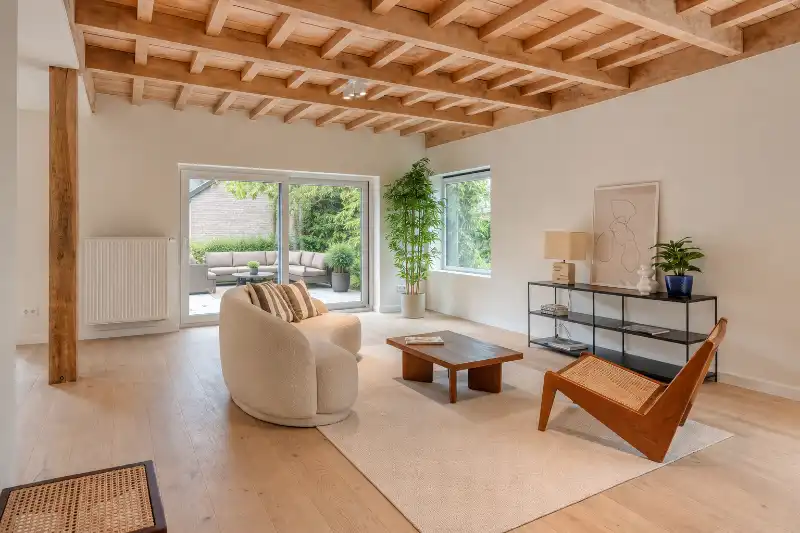 Een architecturale gezinswoning met karakter en uitzonderlijk veel ruimte foto 5