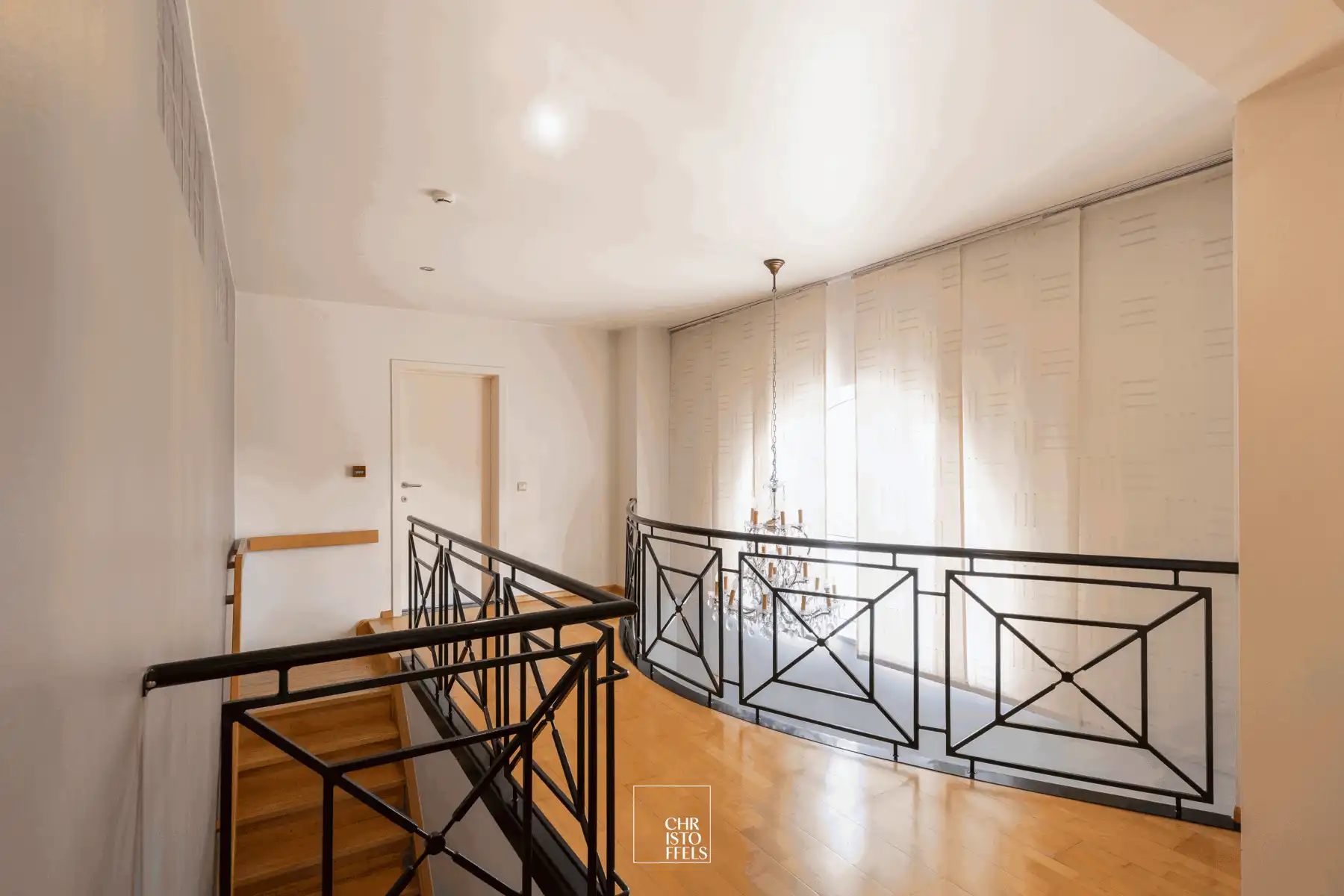 Tijdloze villa van 422 m² met uitzonderlijke ruimte en mogelijkheden nabij Maastricht! foto 9