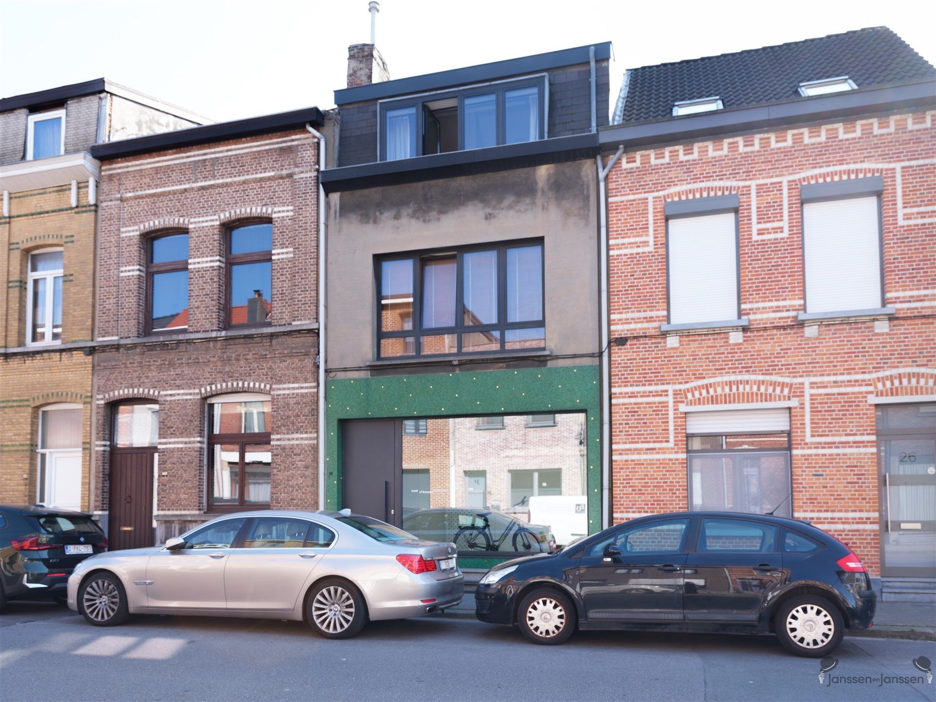 Charmant gerenoveerde woning met zonnige groene tuin foto 22