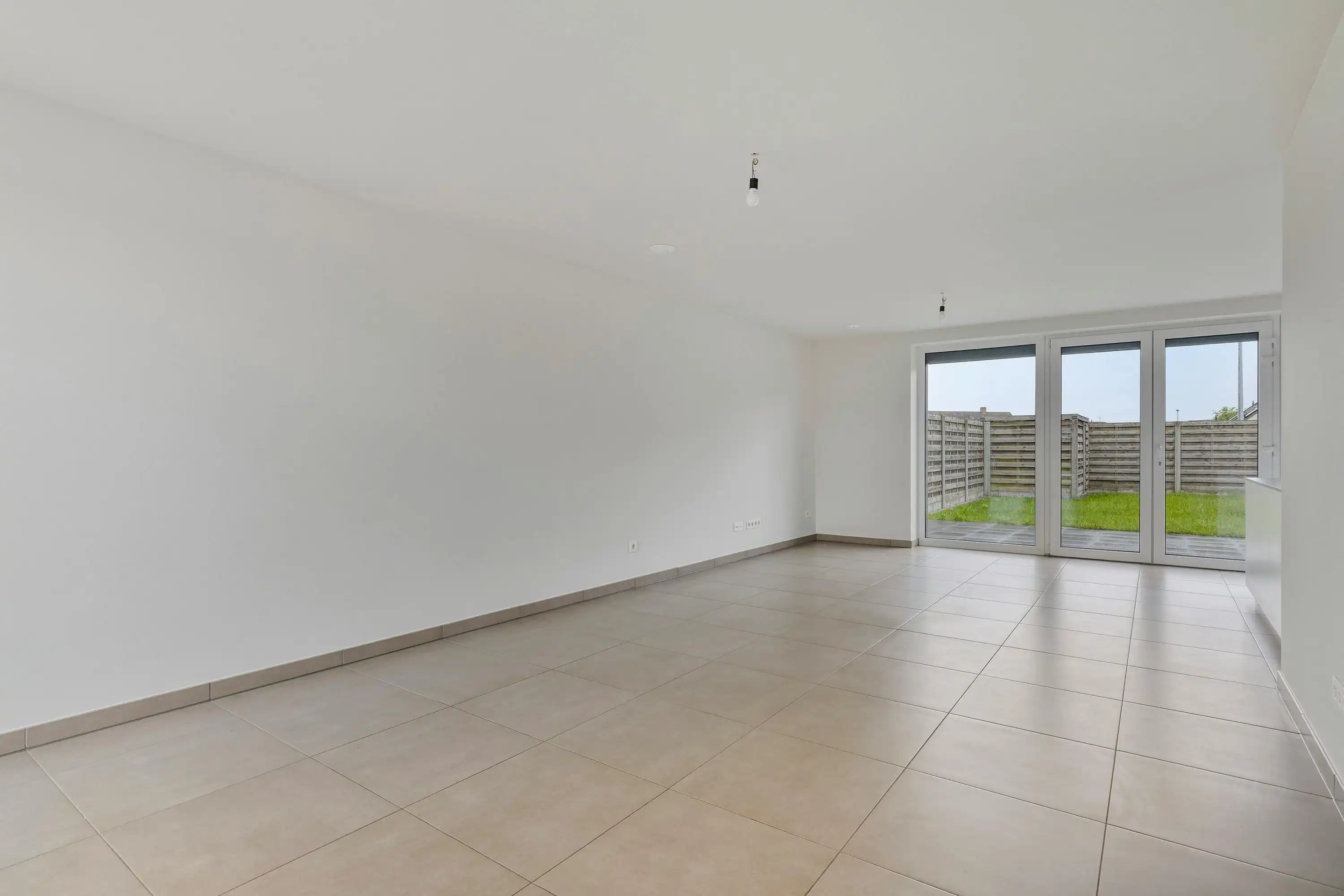 Instapklare en lichtrijke woning met tuin in Rumbeke te koop foto 3