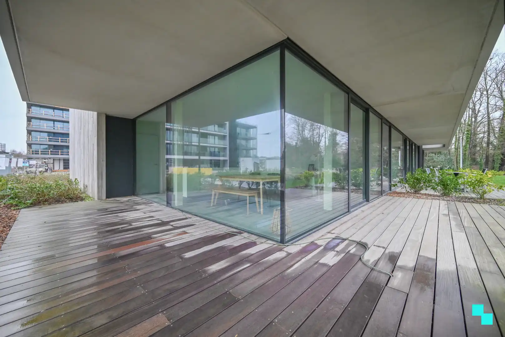 Gelijkvloers hoek appartement met riant terras foto 19