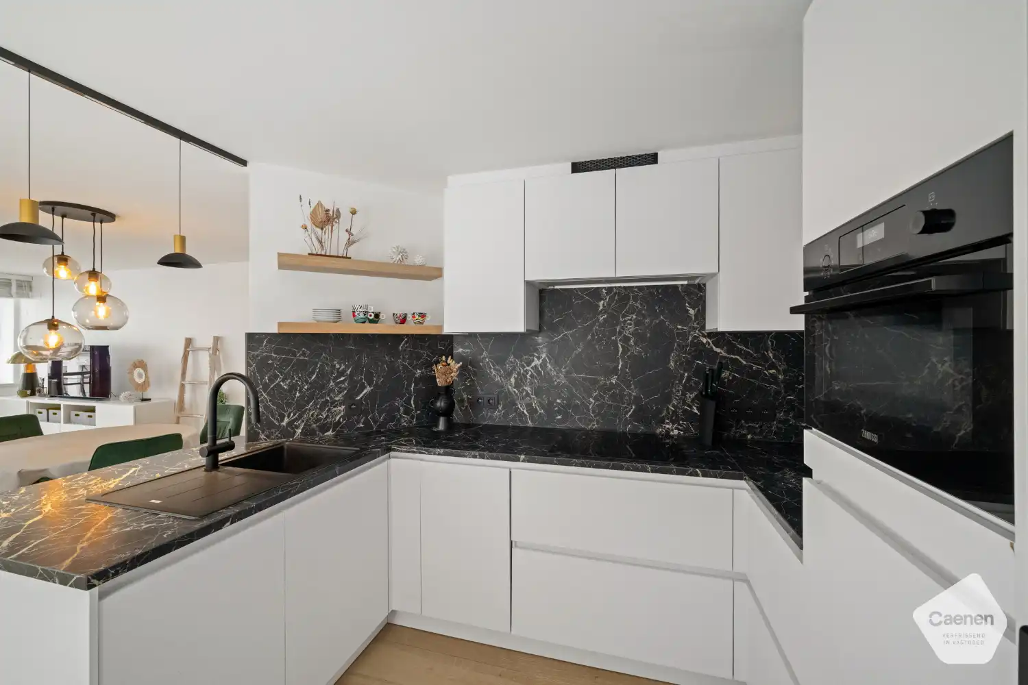 Volledig gerenoveerd twee slaapkamer appartement in het hart van Blankenberge foto 5
