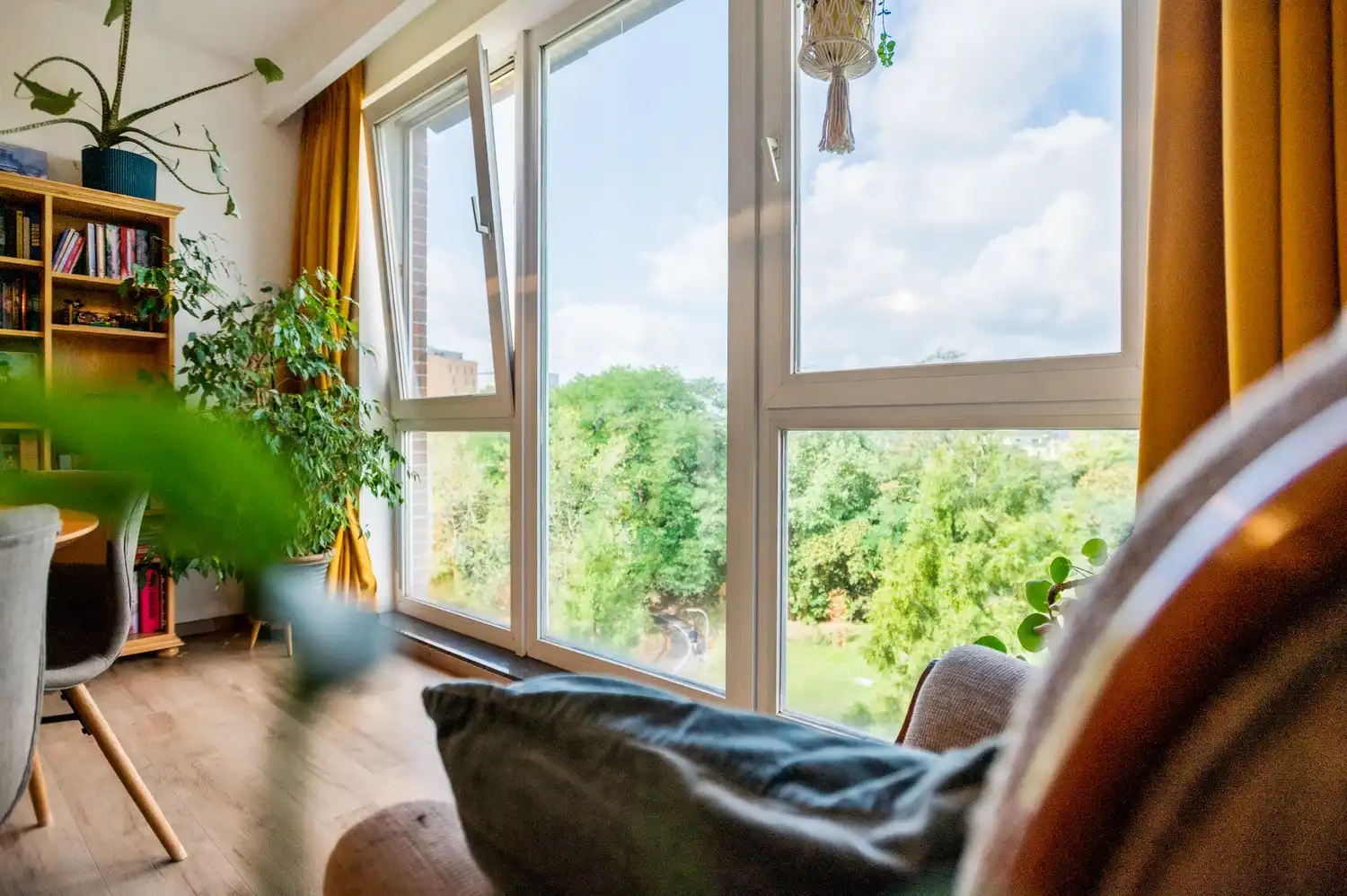 Verzorgd appartement met prachtig zicht en 2 slaapkamers! foto 6