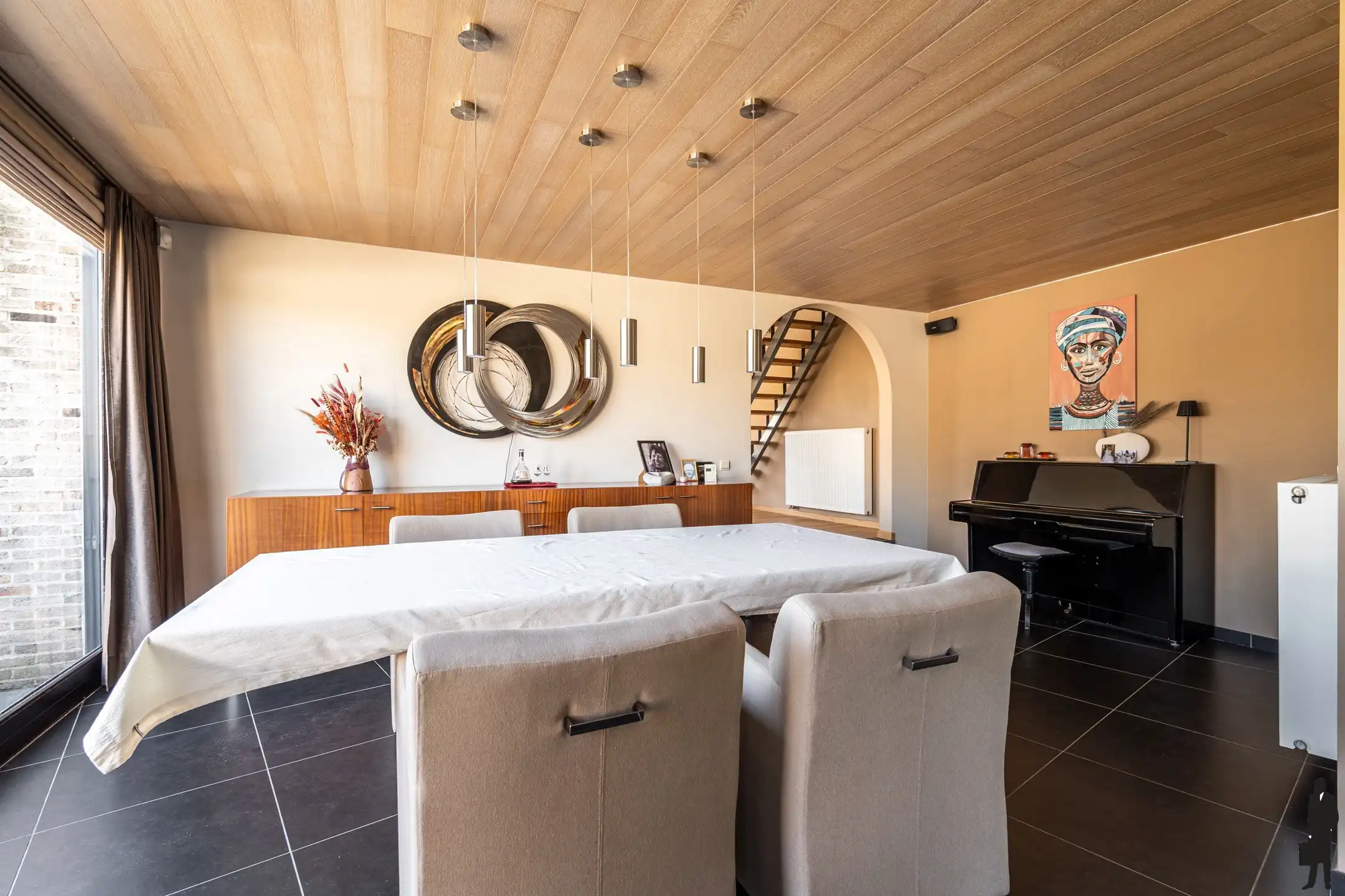 Unieke, ruime architectenvilla met riante kelder en werkbox foto 9