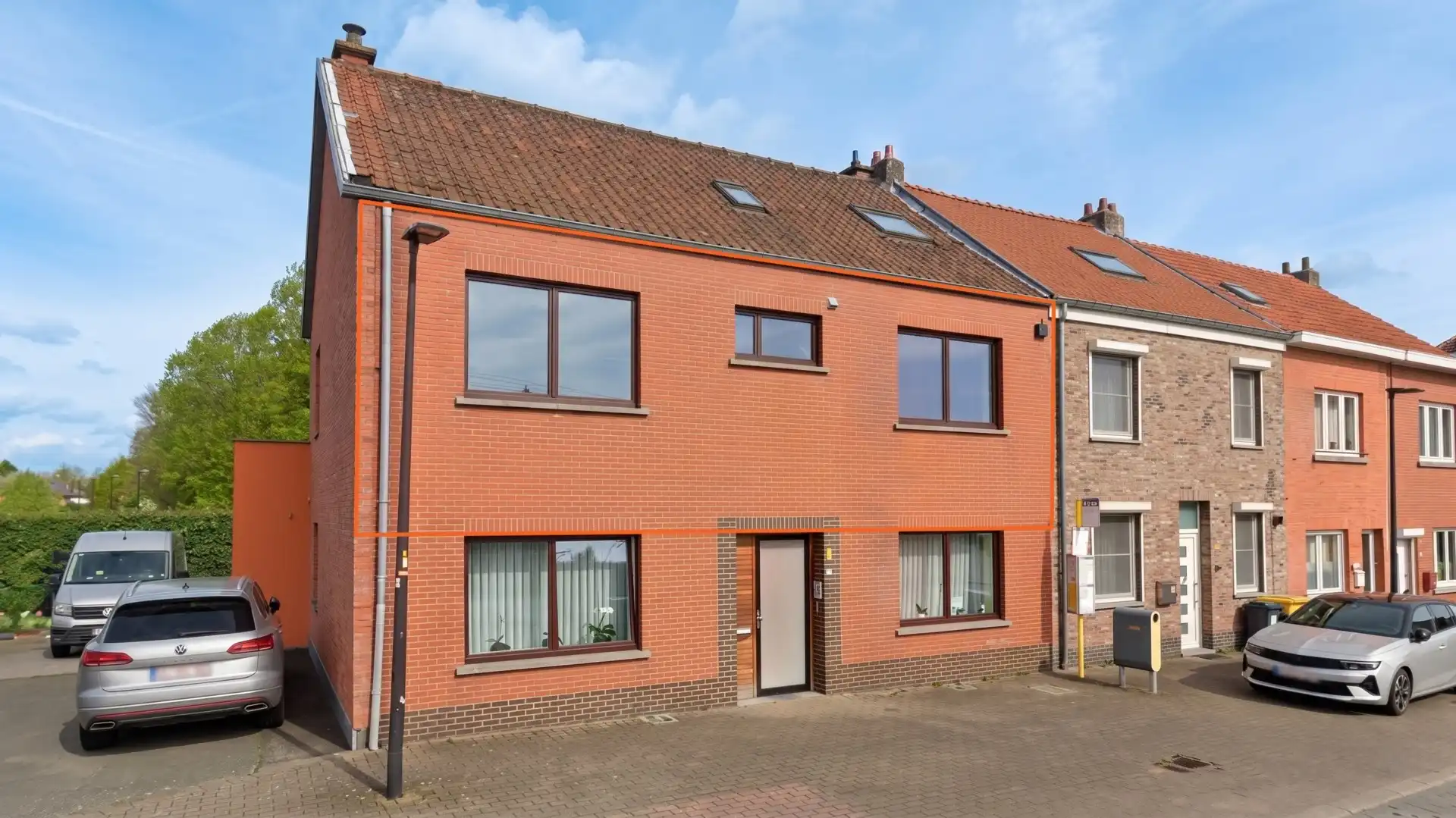 Gerenoveerd appartement met 2 slaapkamers foto {{pictureIndex}}