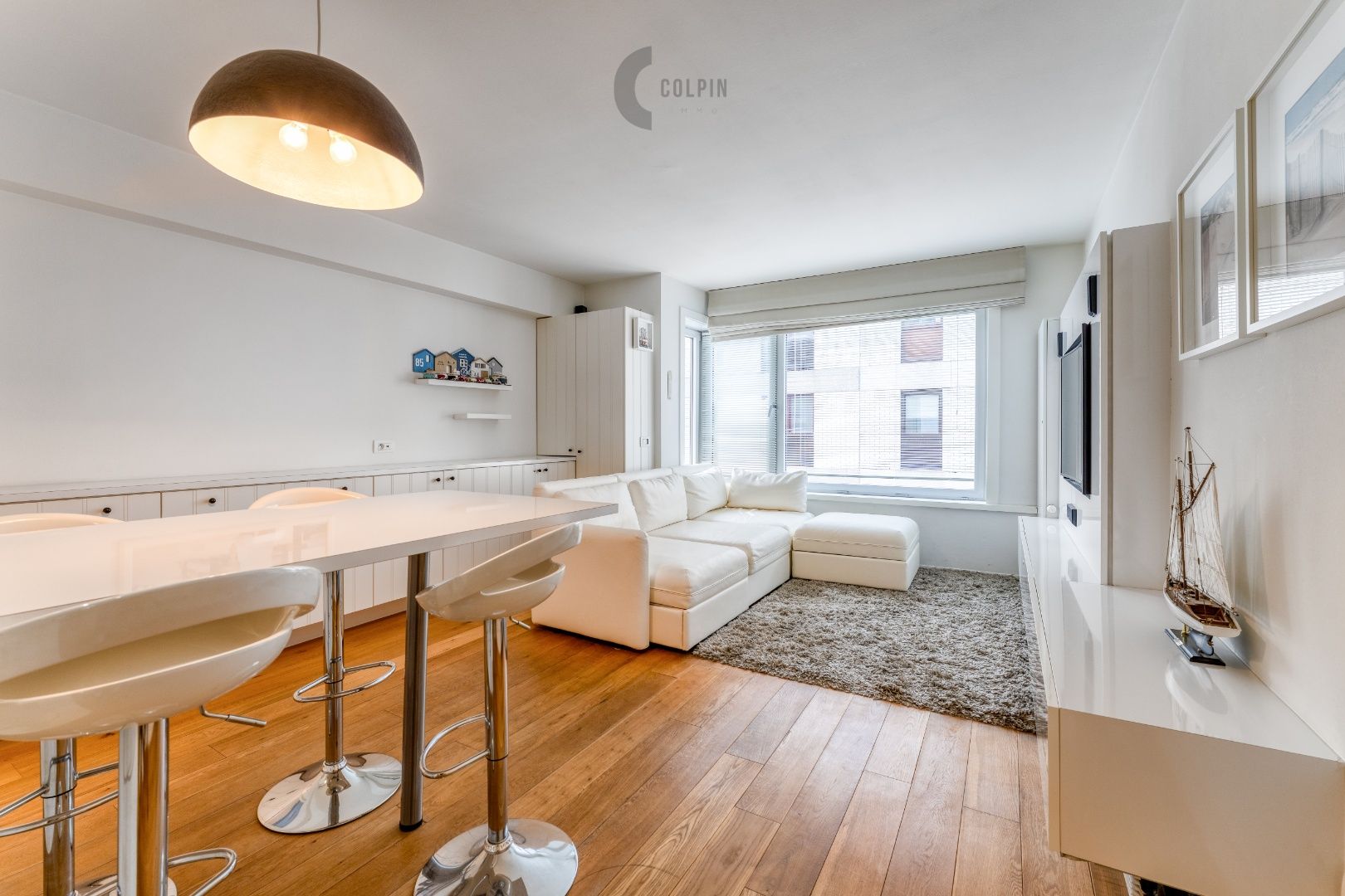 Smaakvol en instapklaar 2 slaapkamerappartement met zijdelings zeezicht foto 2