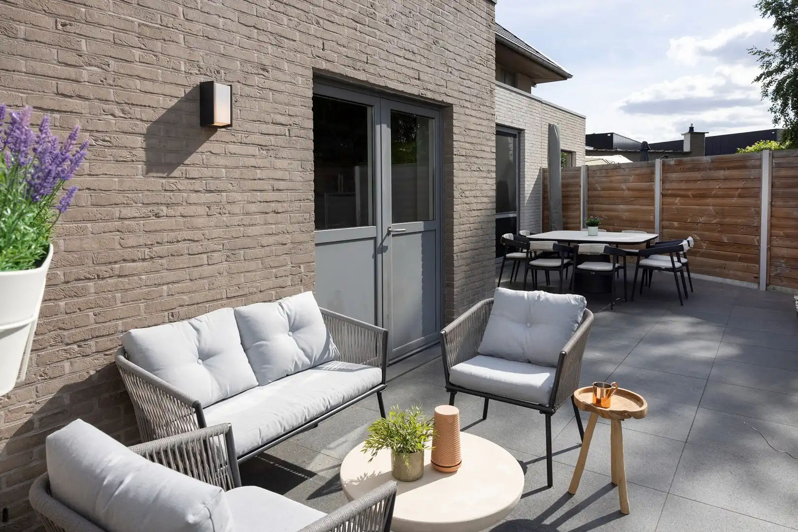 Verrassend ruime halfopen woning met 5 slaapkamers. foto 7