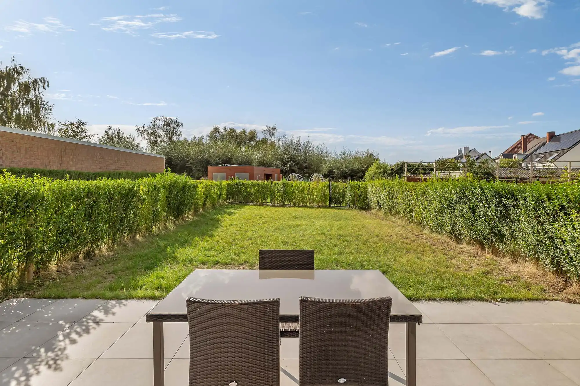 Recent app met 2 slpk, terras met tuin en staanplaats foto 20
