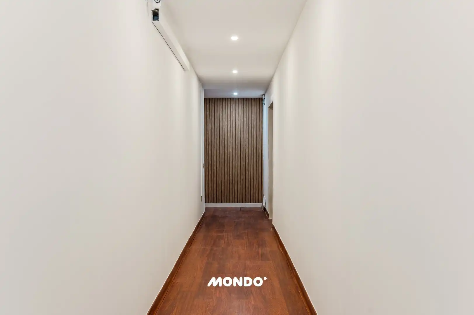 Gerenoveerd appartement met 2 slaapkamers! foto 15