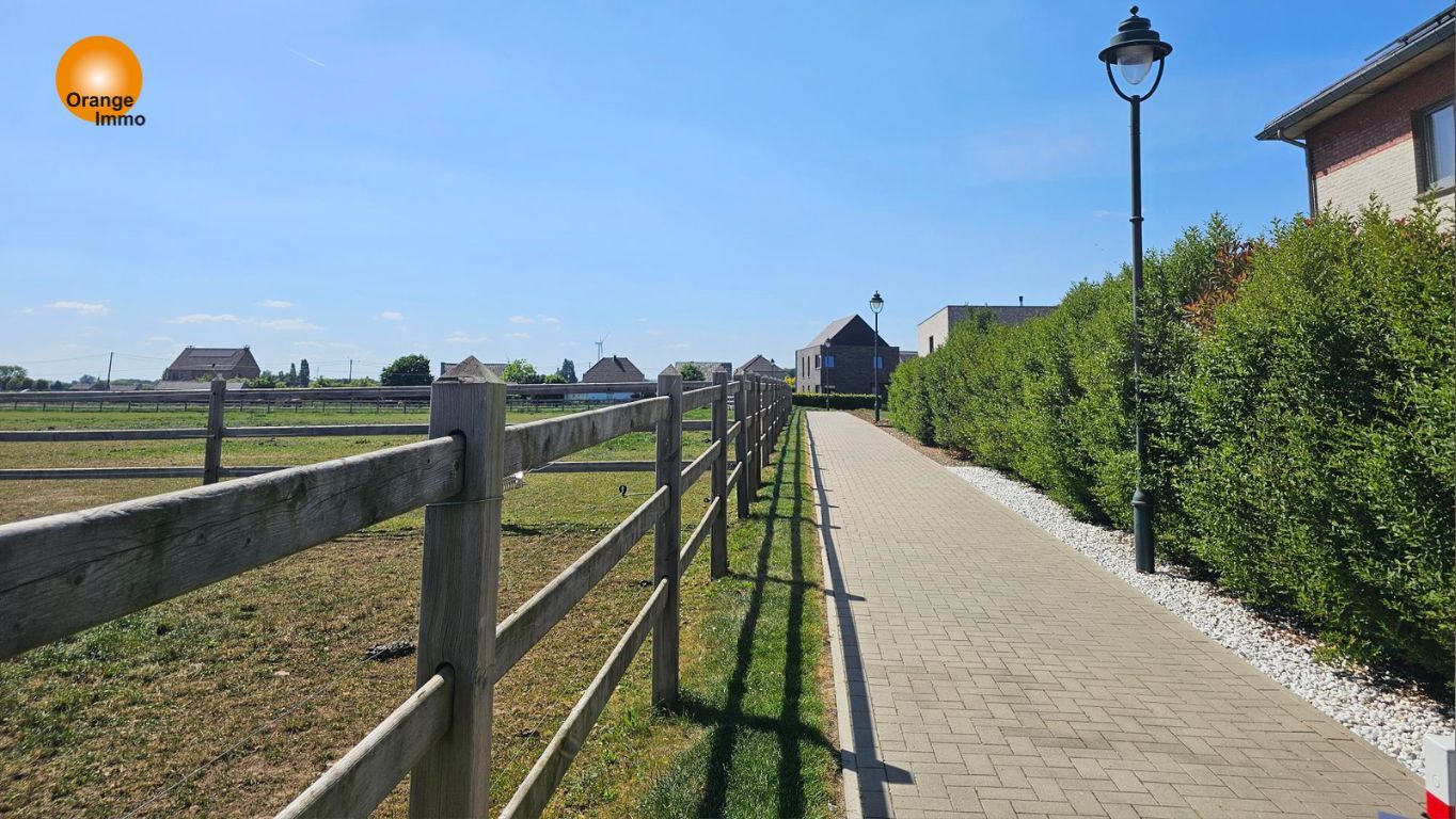 Knappe moderne woning met een mooie tuin  in Dilsen-Stokkem. foto 12